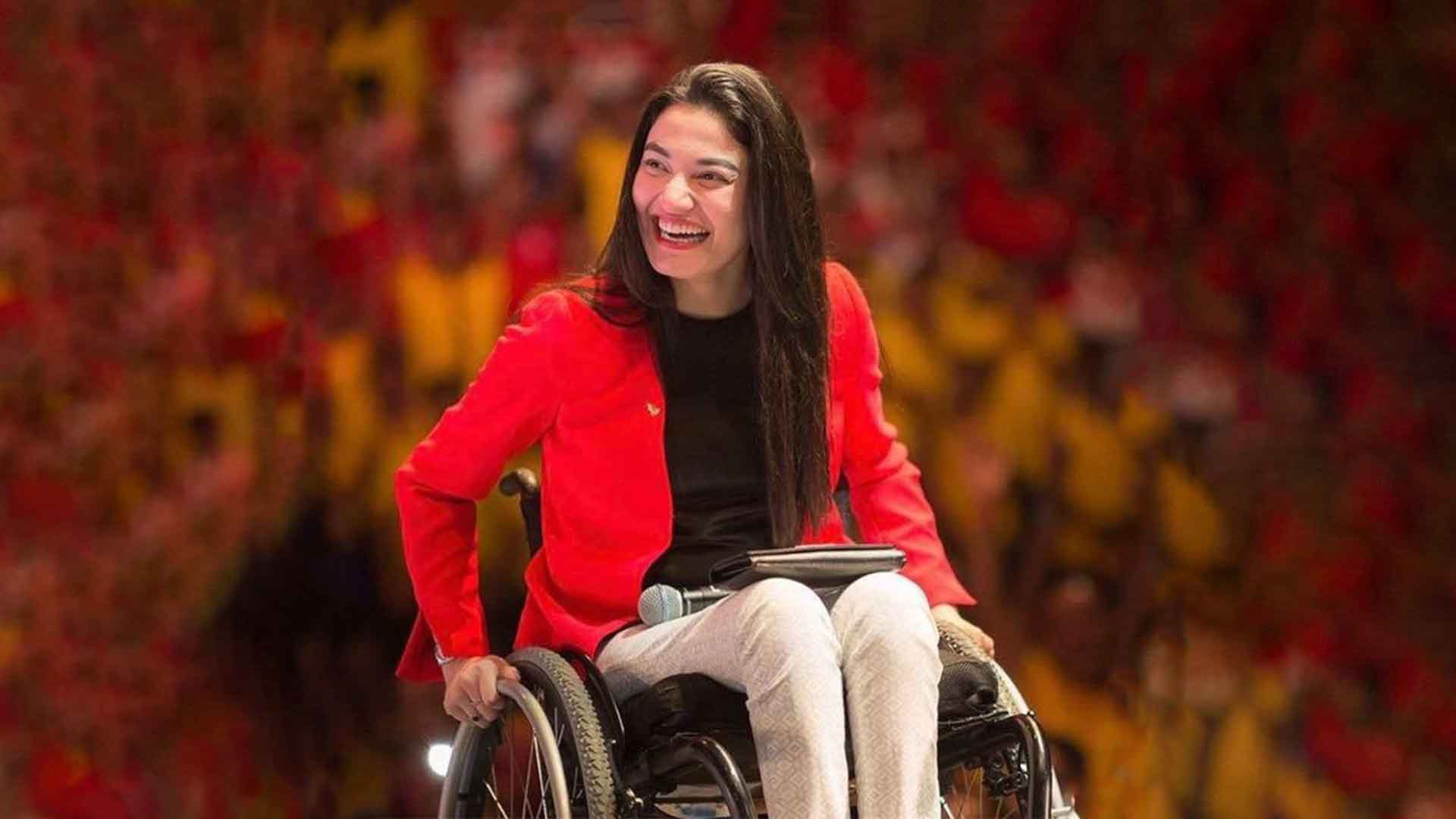 1920x1080 Muniba Mazari Wallpaper