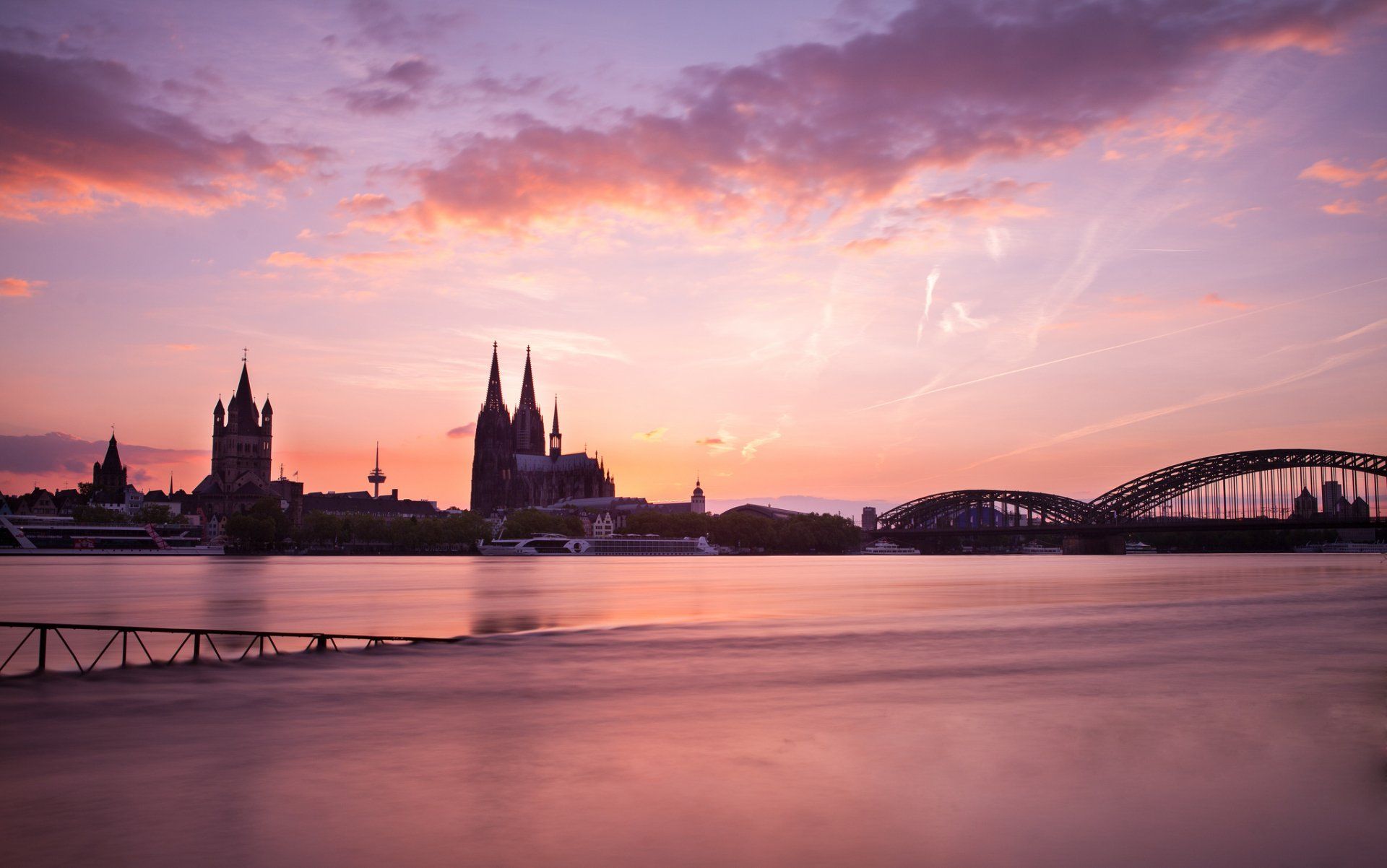 1920x1202 Morning Serenity: Hohenzollern Bridge HD Wallpaper in Colognex1282