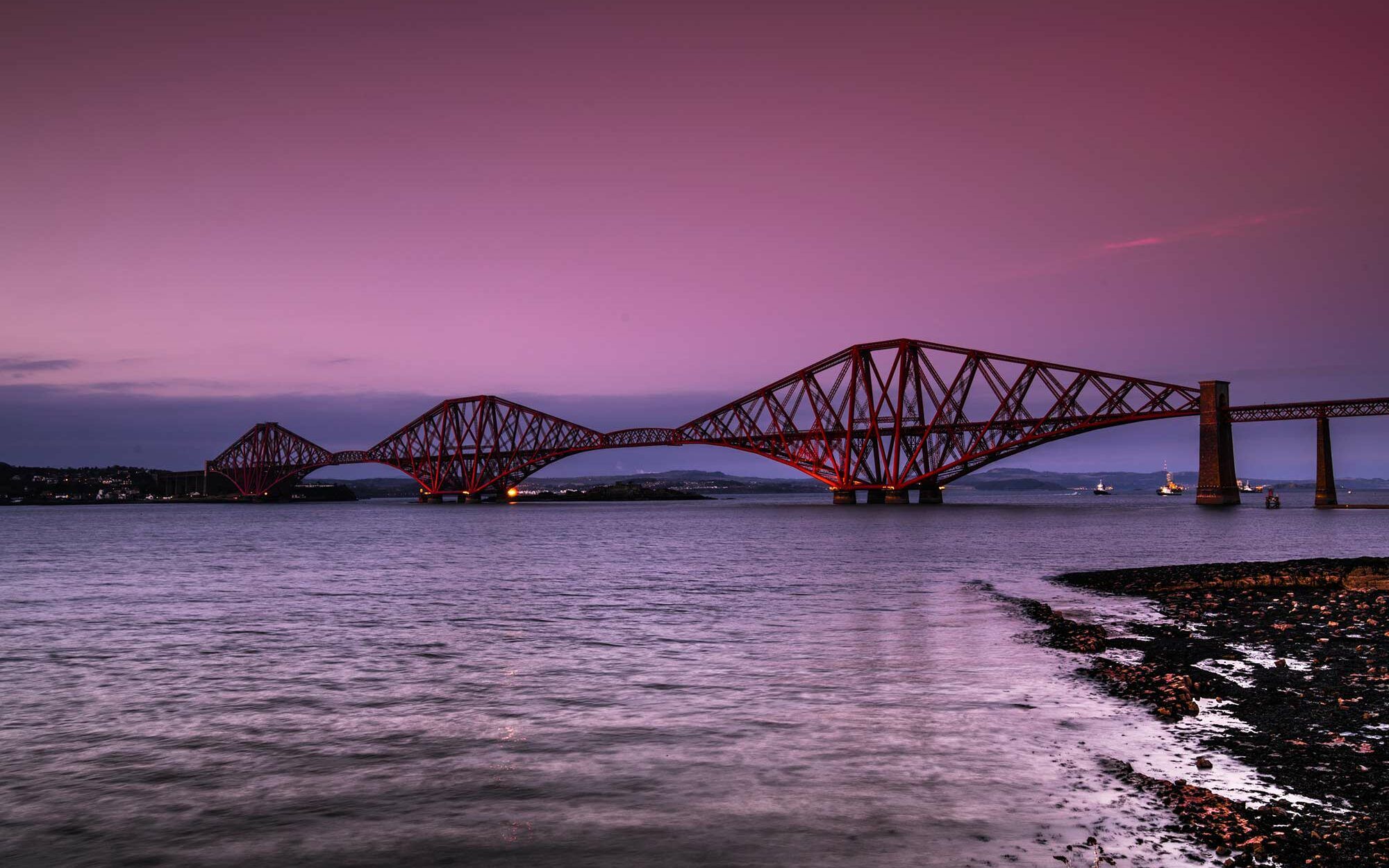 2000x1250 Forth bridge, red bridge on pink background Edwards EN