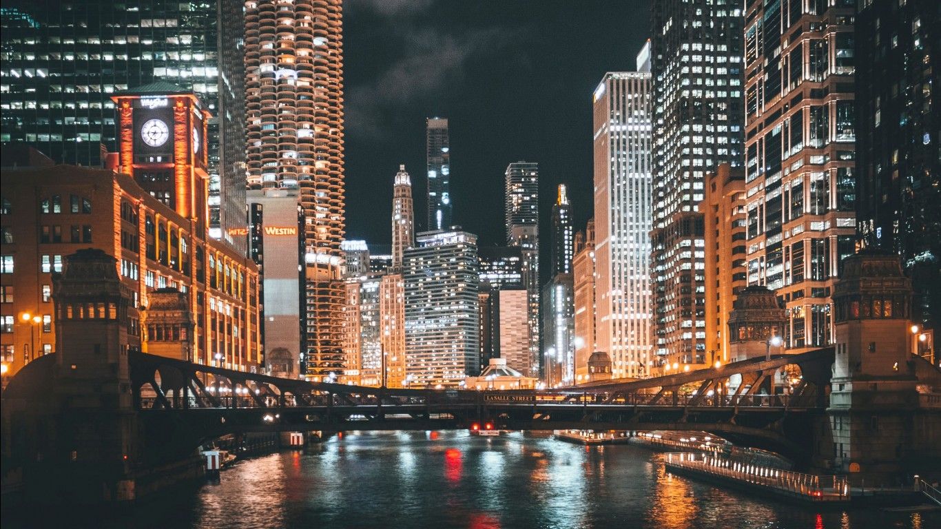 1366x768 Night City Bridge River Lights 4K HD Wallpaper