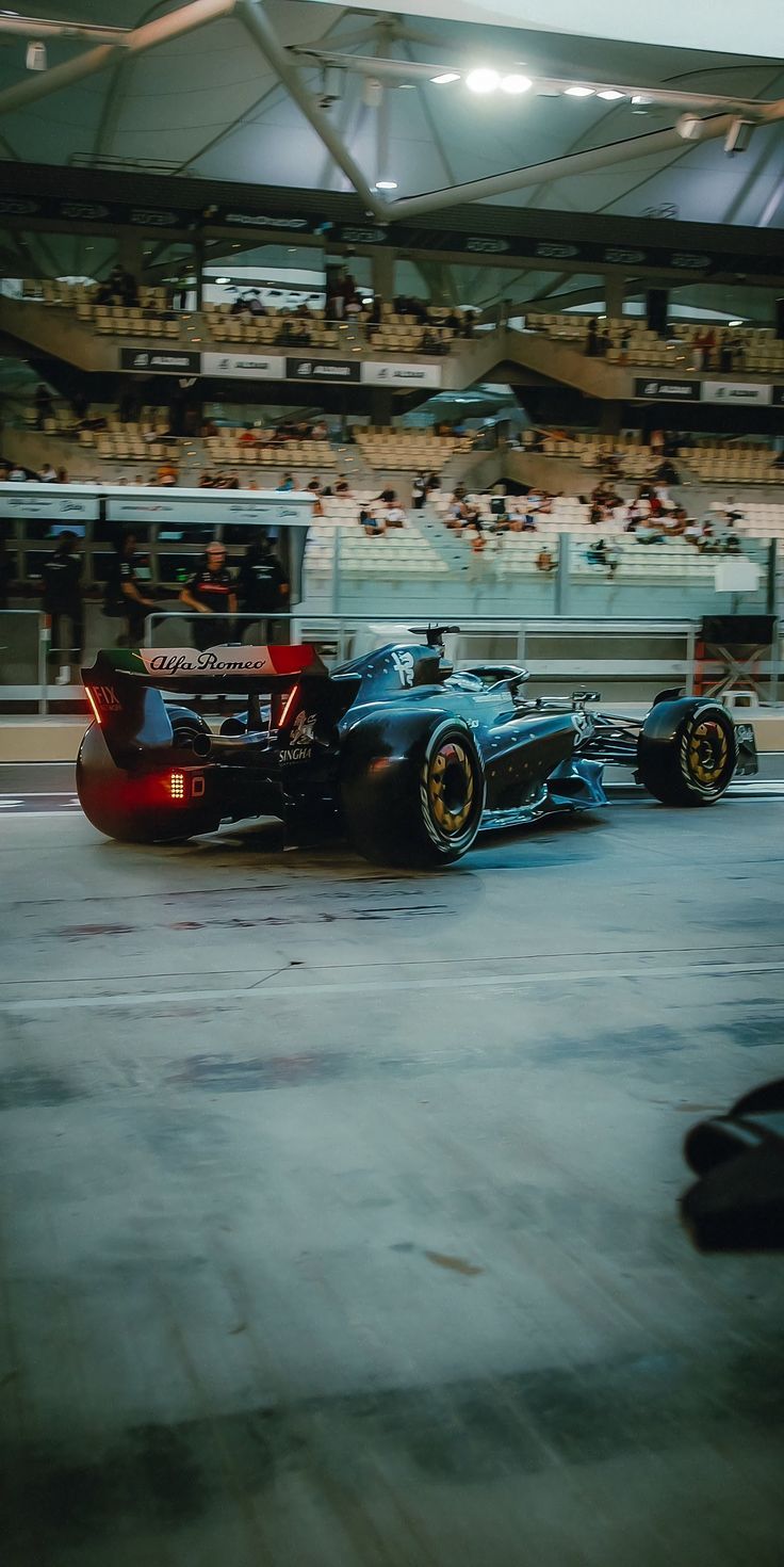 736x1470 Alfa Romeo F1 Wallpaper