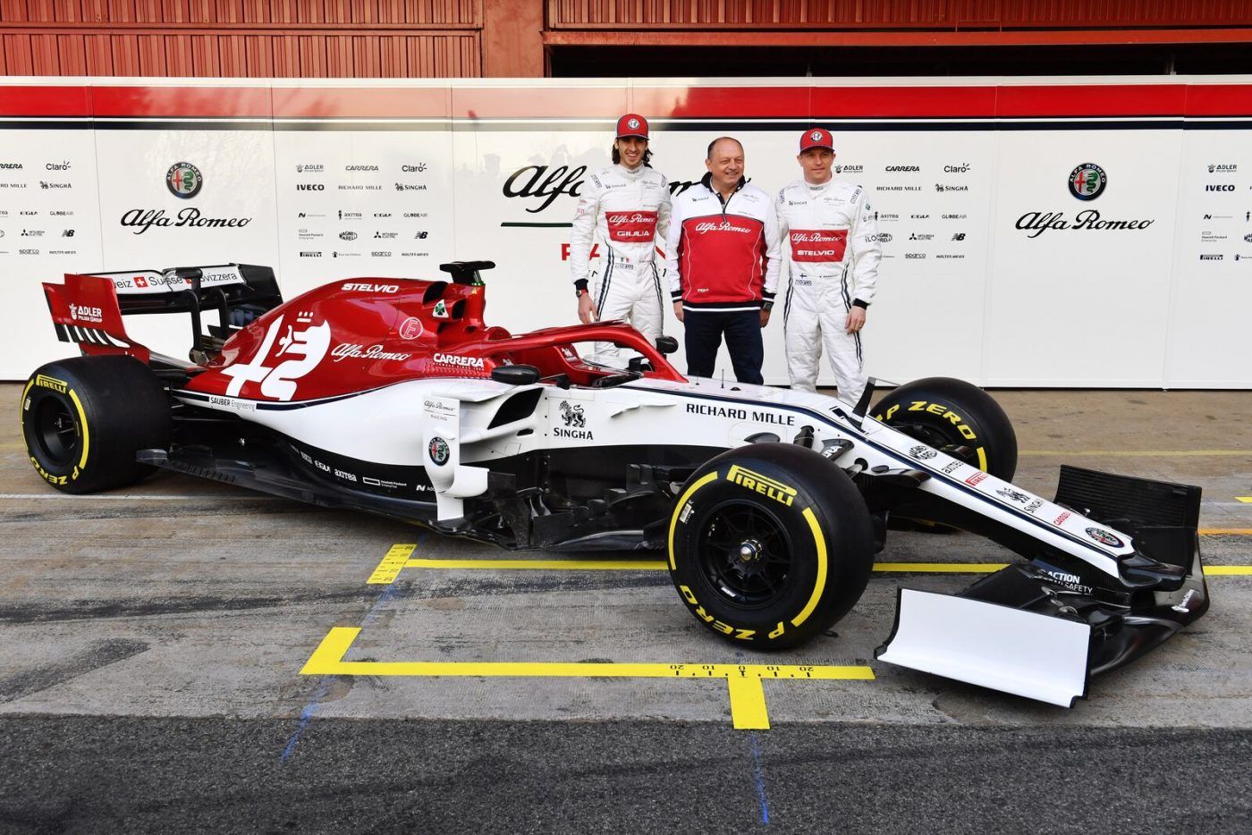 1400x934 Alfa Romeo Racing C38 F1 car launch picture
