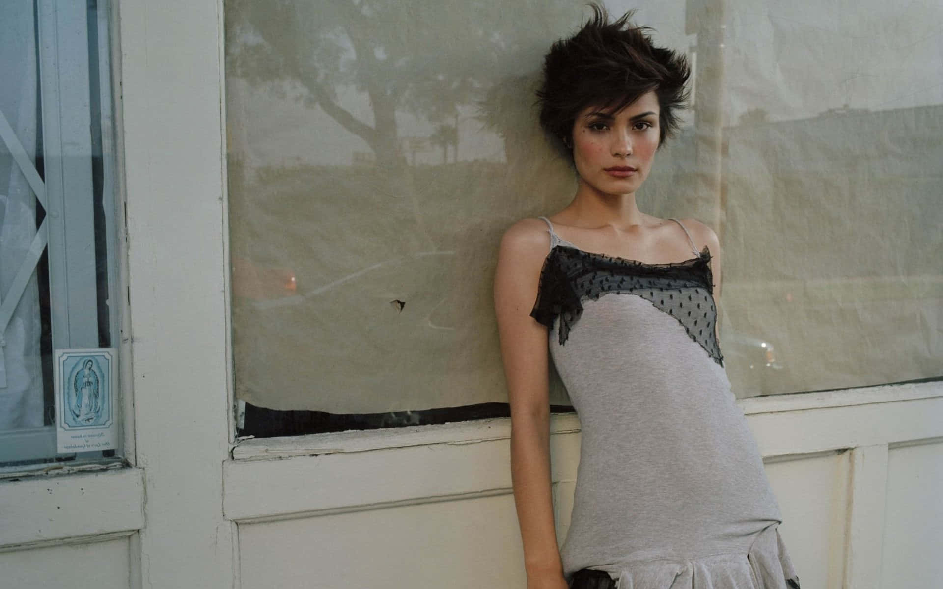 1920x1200 Download Shannyn Sossamon Looking Stunning In A Close Up Portrait Wallpaper