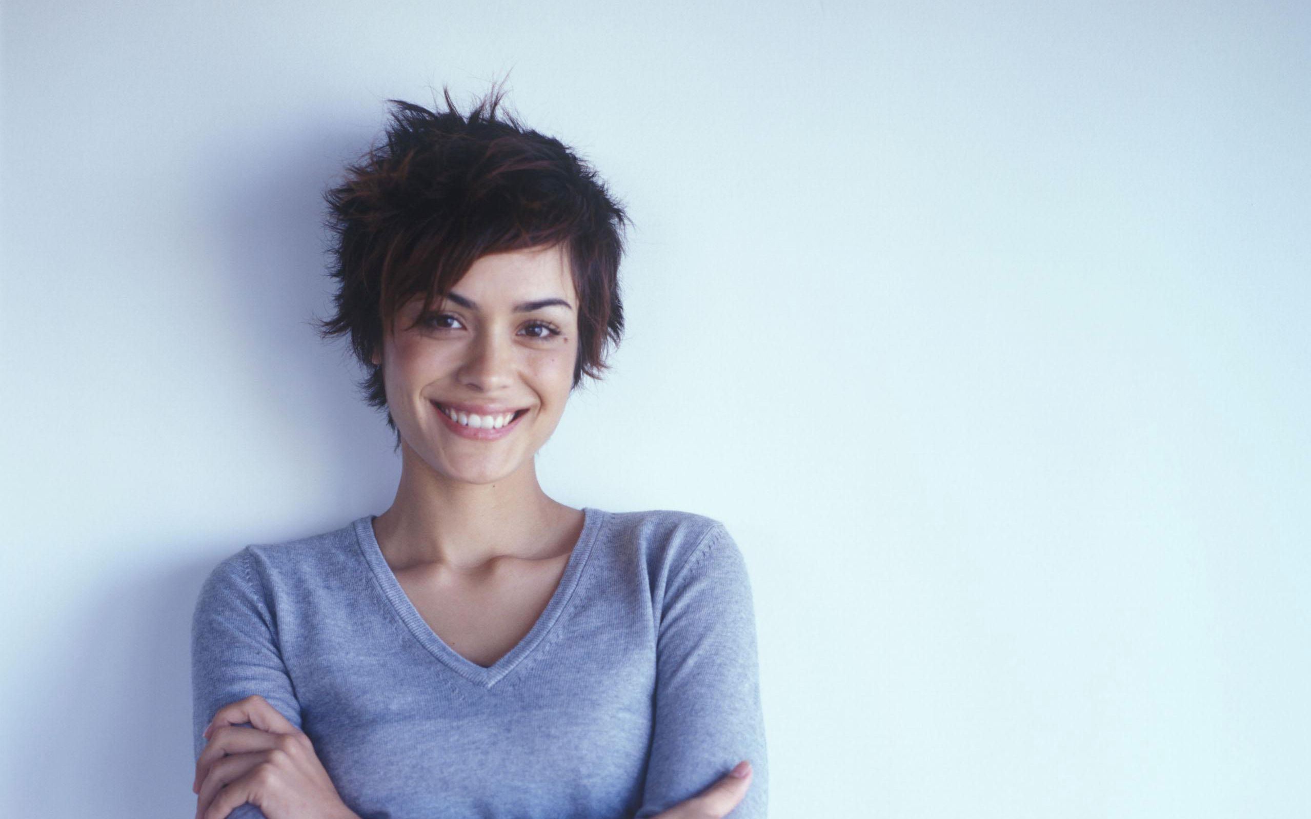 2557x1598 Download American Actress Celebrity Shannyn Sossamon HD Wallpaperx1598