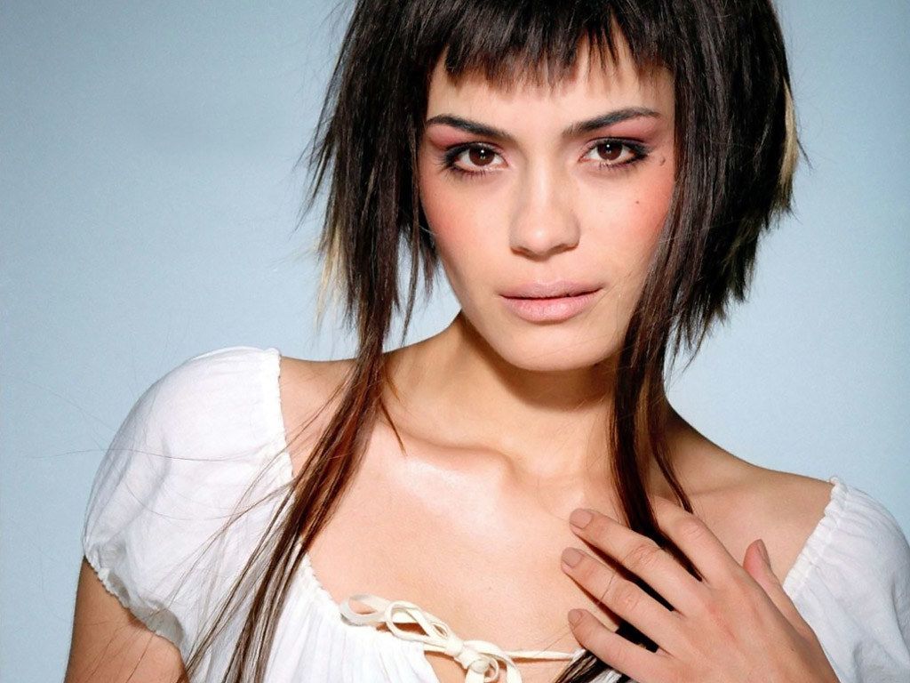 1024x768 shannyn sossamon. amo esta actriz es muy beiia me encanta. momentos redondos xD!!!