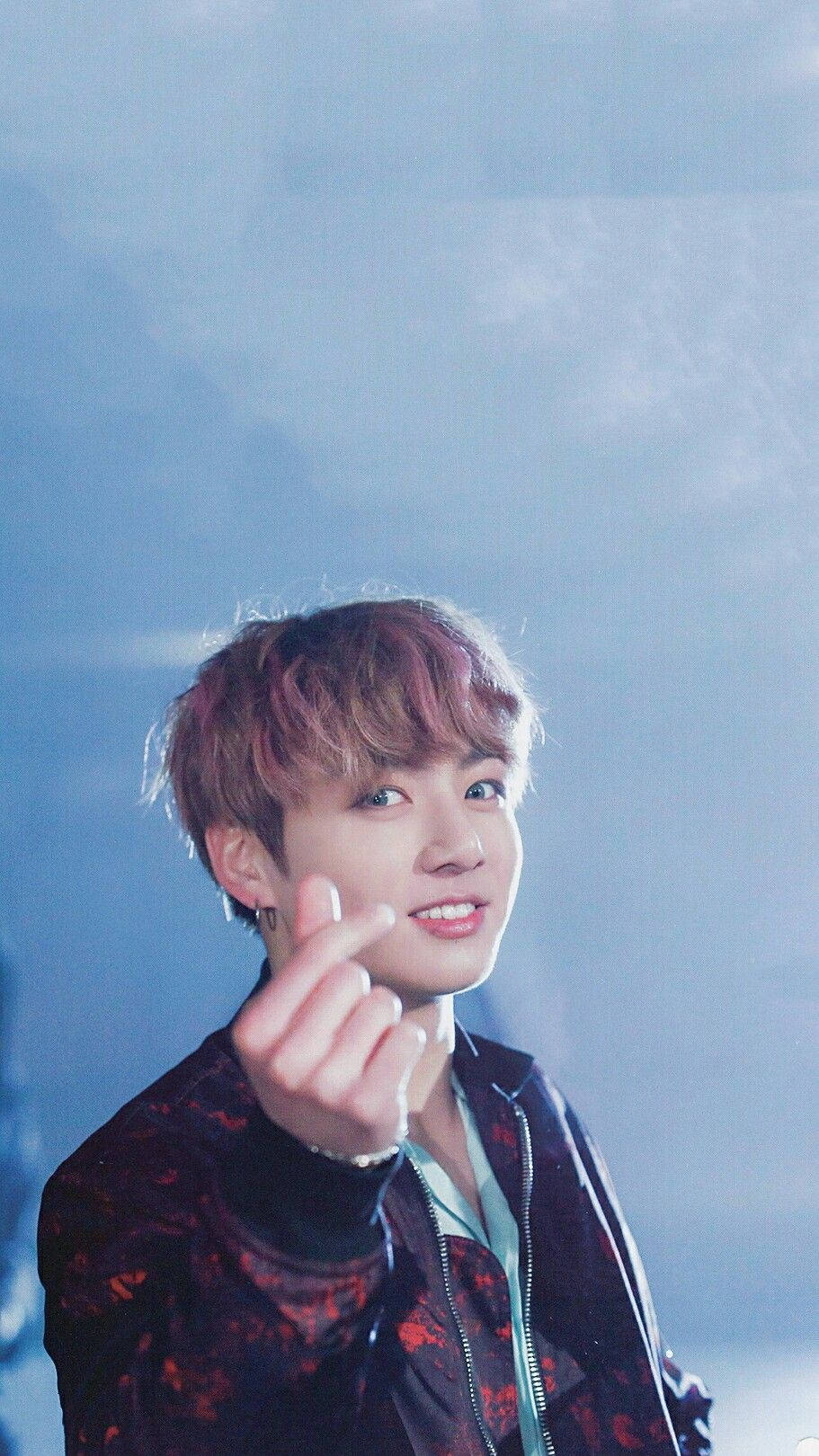 911x1620 Download Sweet Jungkook Finger Heart Wallpaper