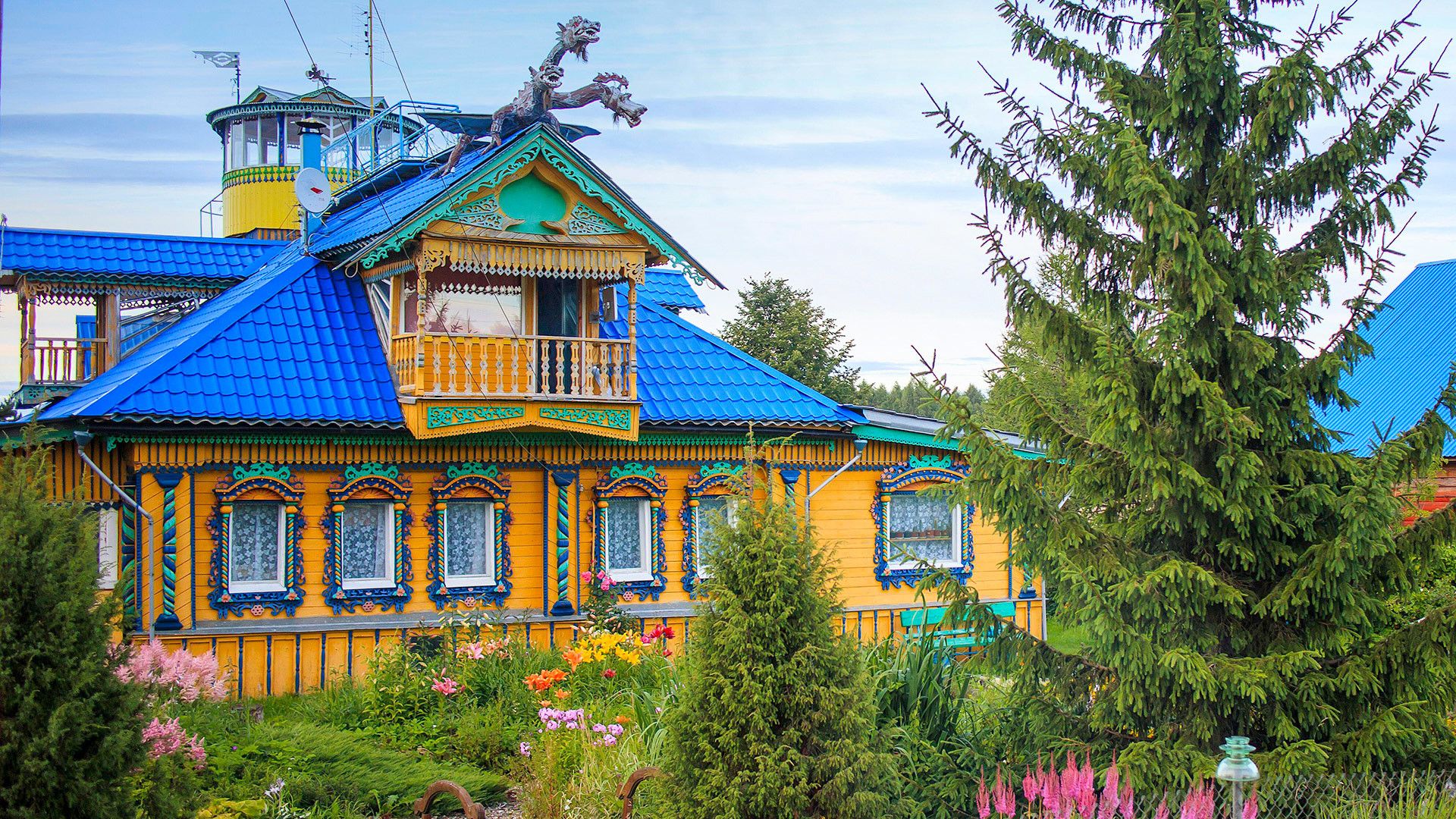 1920x1080 Fairytale houses in Russian villages (PHOTOS)