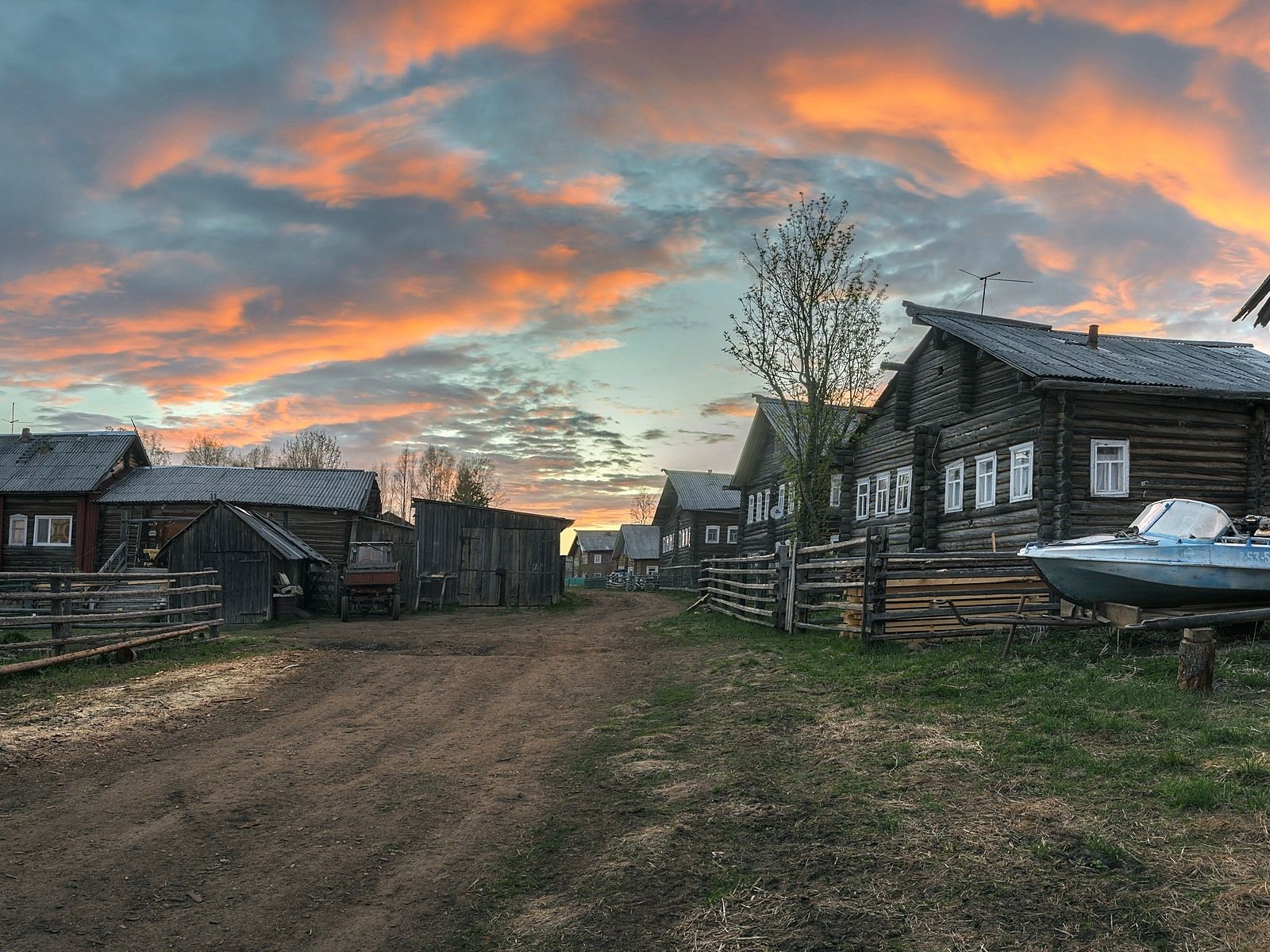 1600x1200 Wallpaper Arkhangelsk oblast, village, houses, road, dusk, Russia 1920x1200 Picture, Image