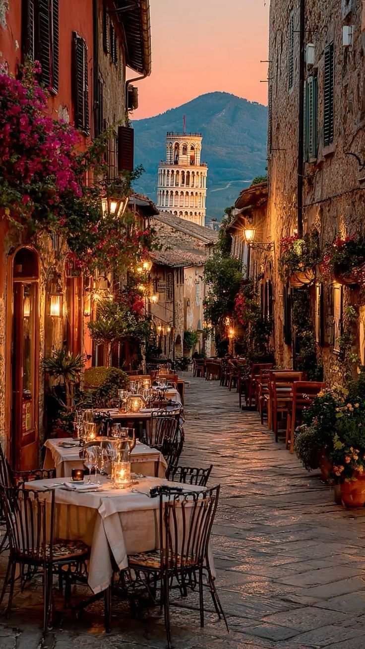 736x1308 Pisa, Toscana, Italia