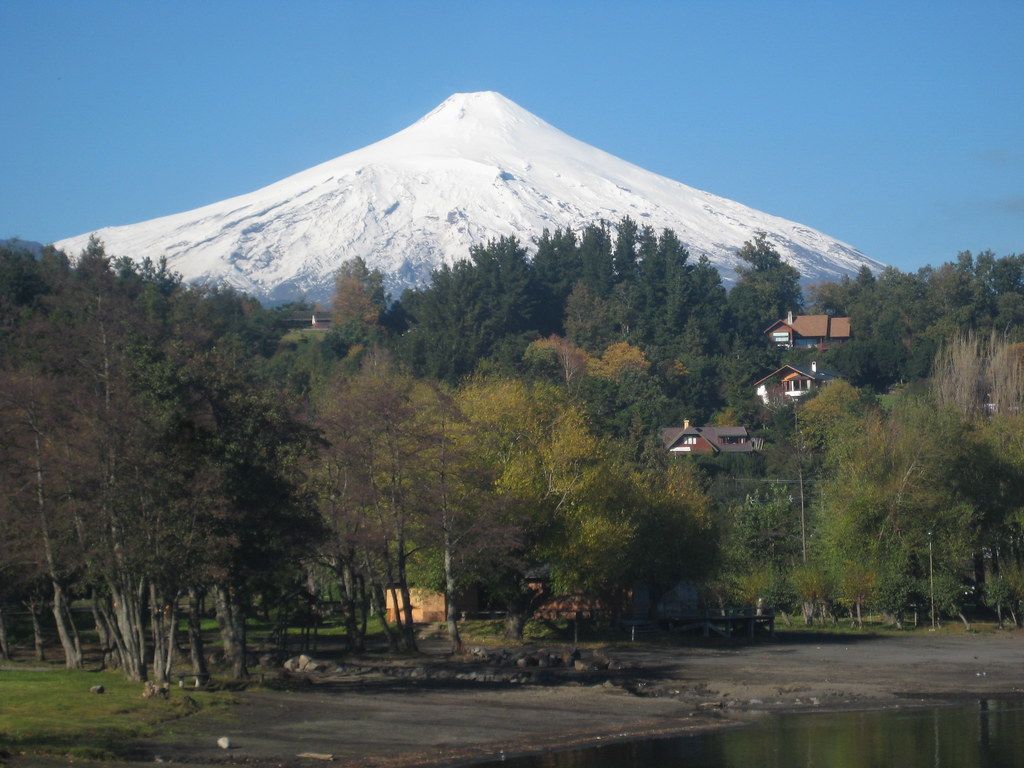 1024x768 Volcan. Pucón Chile