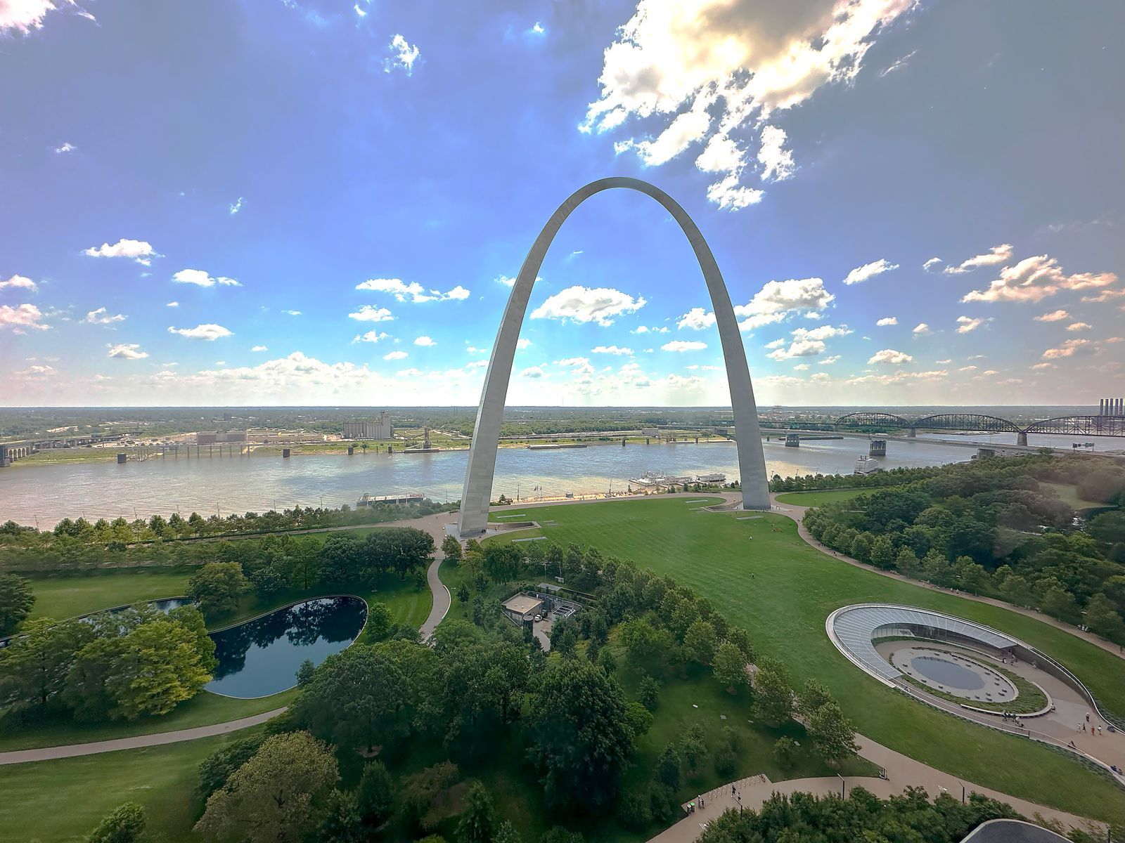 1600x1200 The Gateway Arch: Everything You Need to Know About the Tallest Monument in the US
