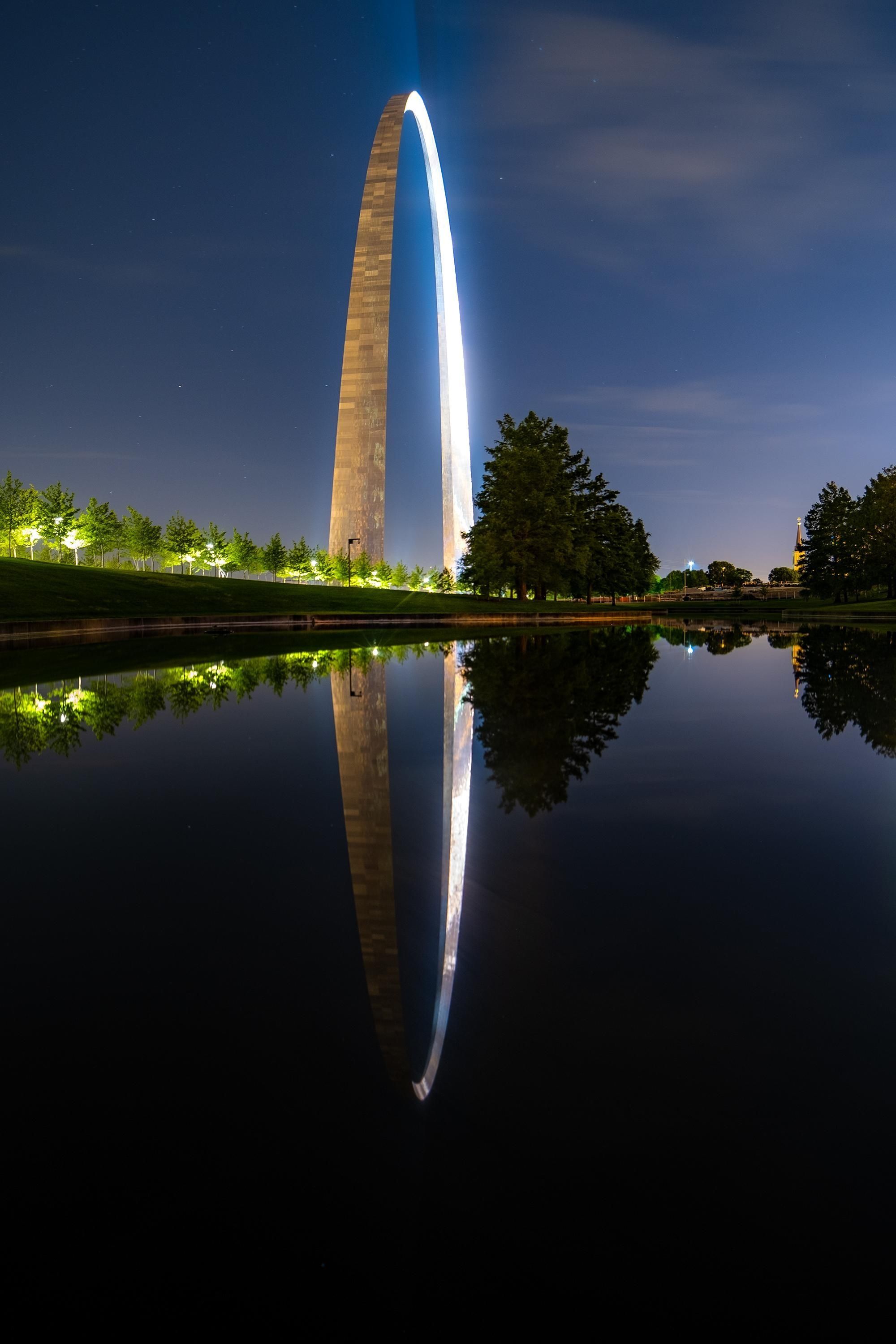 2000x3000 Gateway Arch (St. Louis) Wallpaper