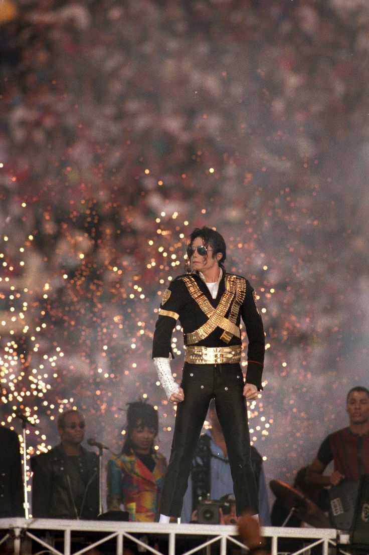 736x1107 Michael Jackson performing at Superbowl, 1993