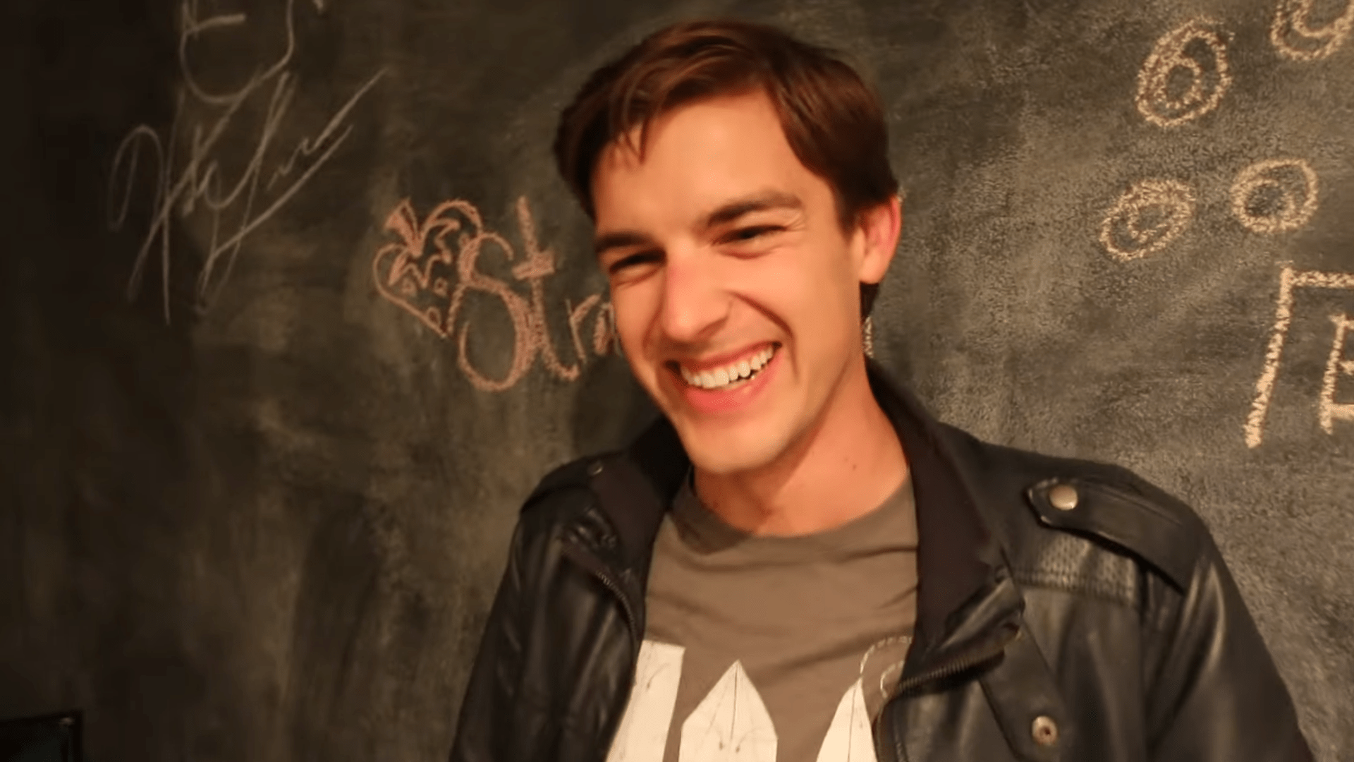 1920x1080 MatPat Vlogbrothers 2016 01.png
