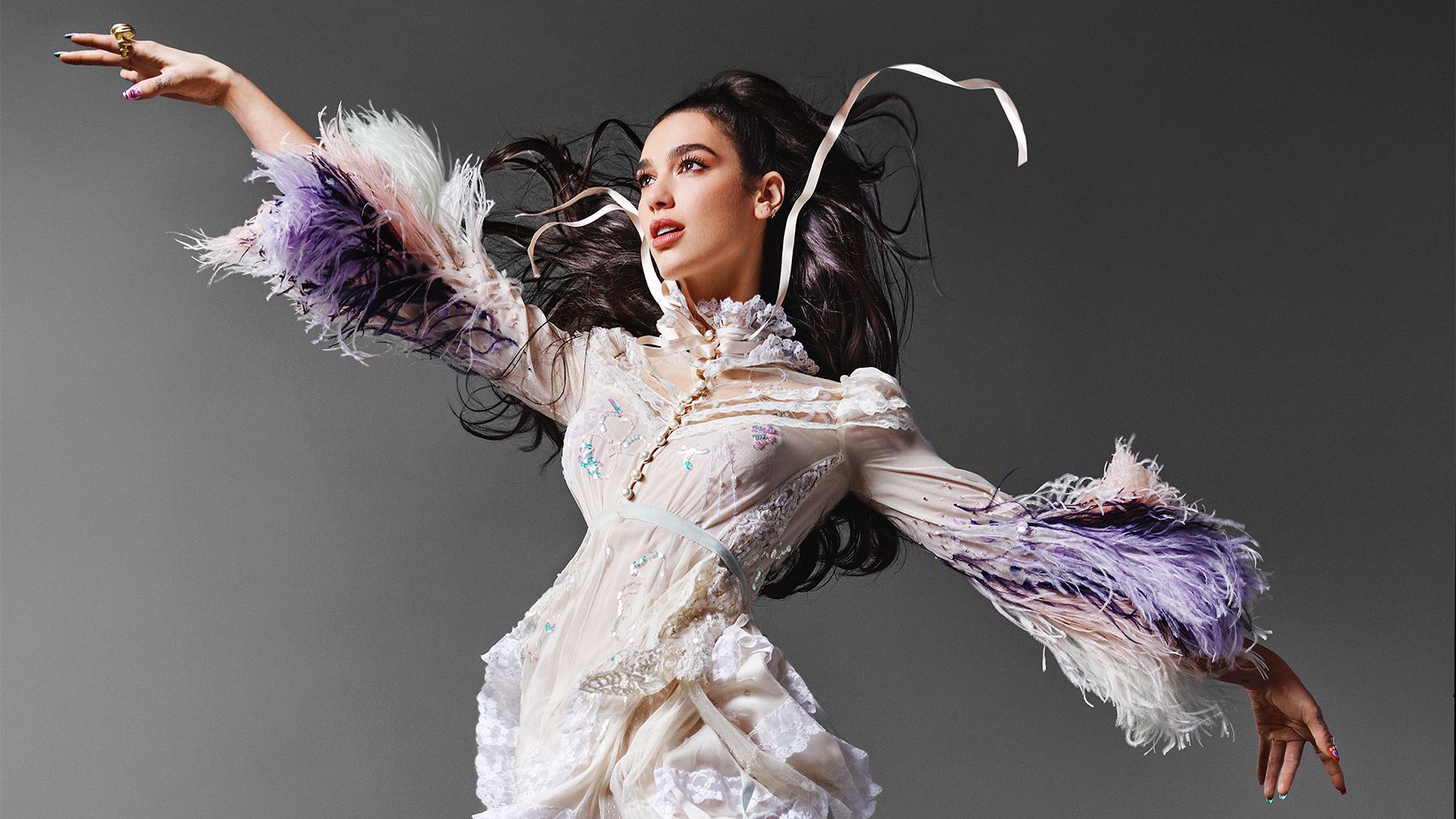 1800x1013 Dua Lipa: Dancing in the Dark