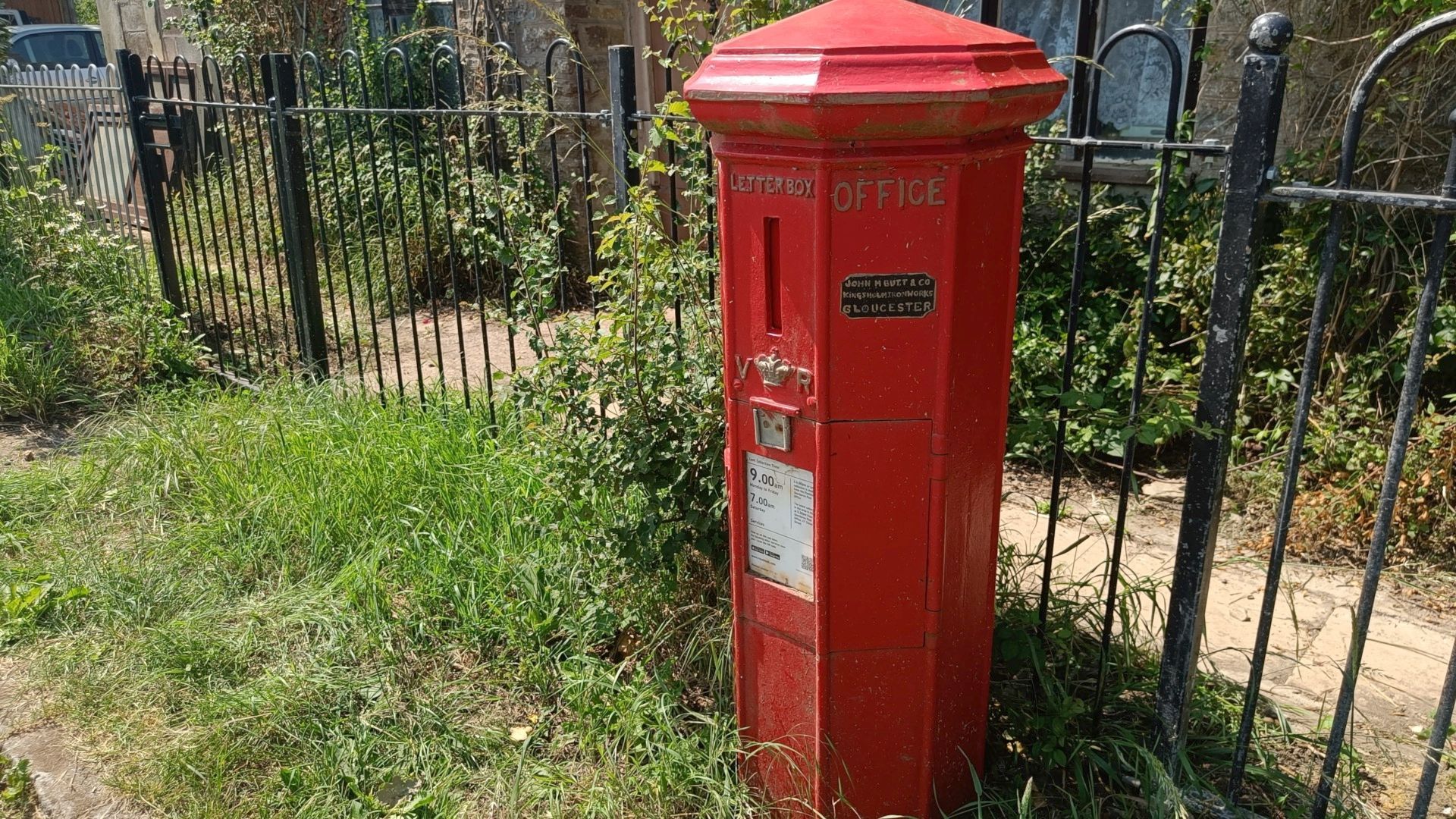 1920x1080 One of UK's oldest postboxes found in Dorset village