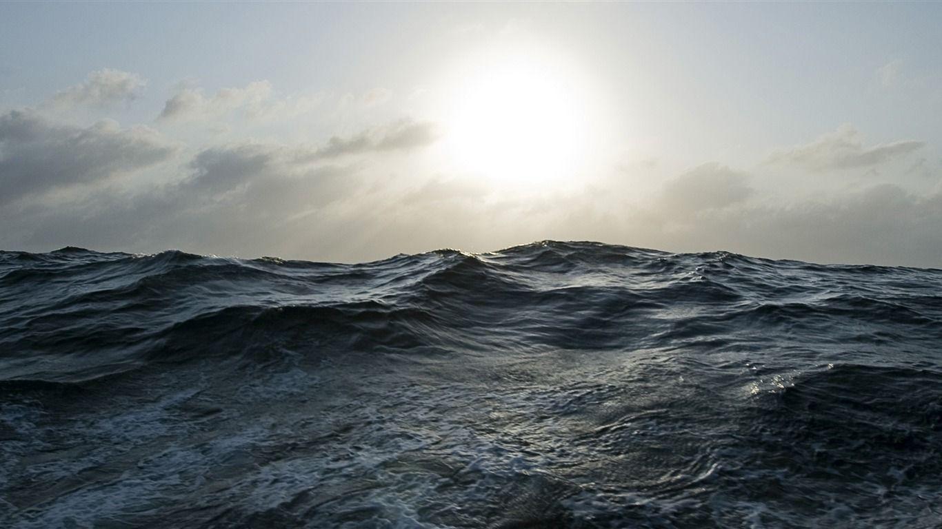 1366x768 Open Ocean Windows 10 HD Wallpaper