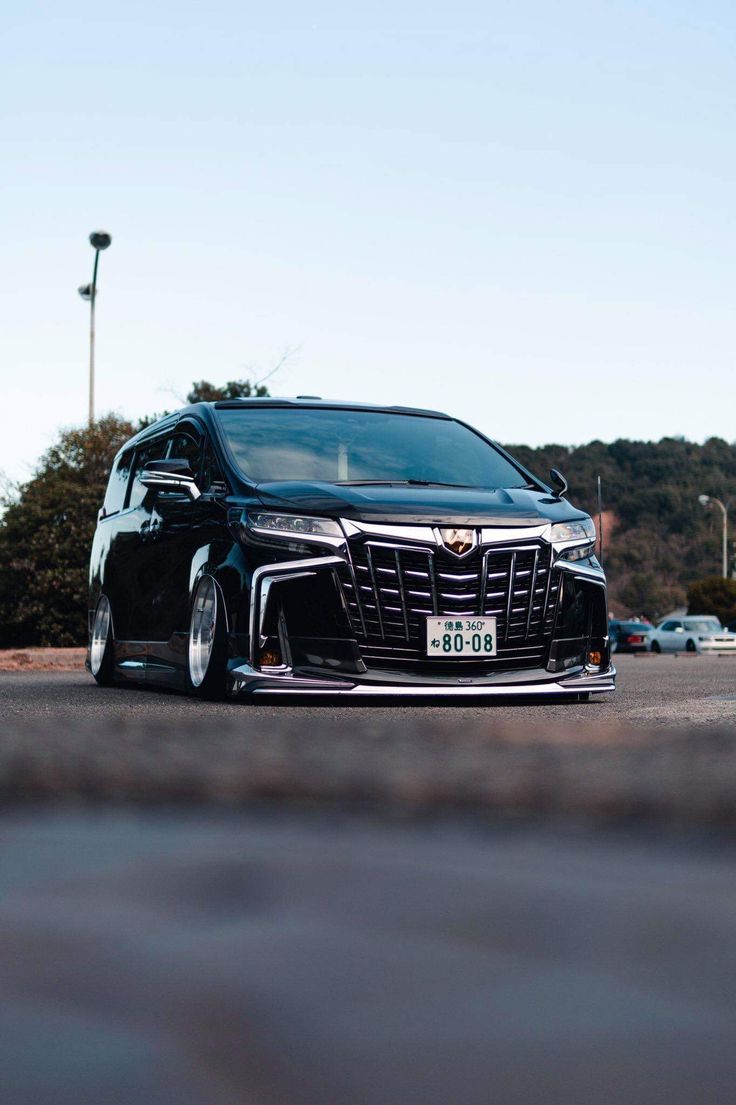 736x1105 Fate's Street Custom Car. Sonhos, Carros, Toyota estima