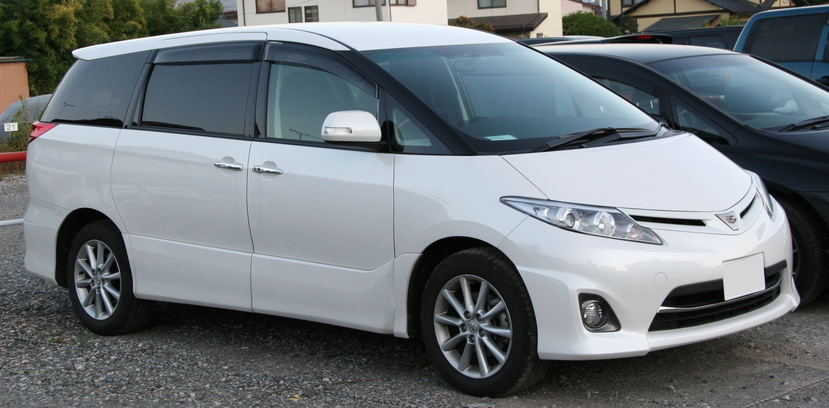 2886x1420 Toyota Estima