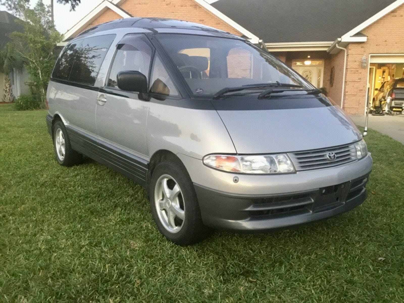 1600x1200 JDM Toyota Estima Emina G Luxury Is