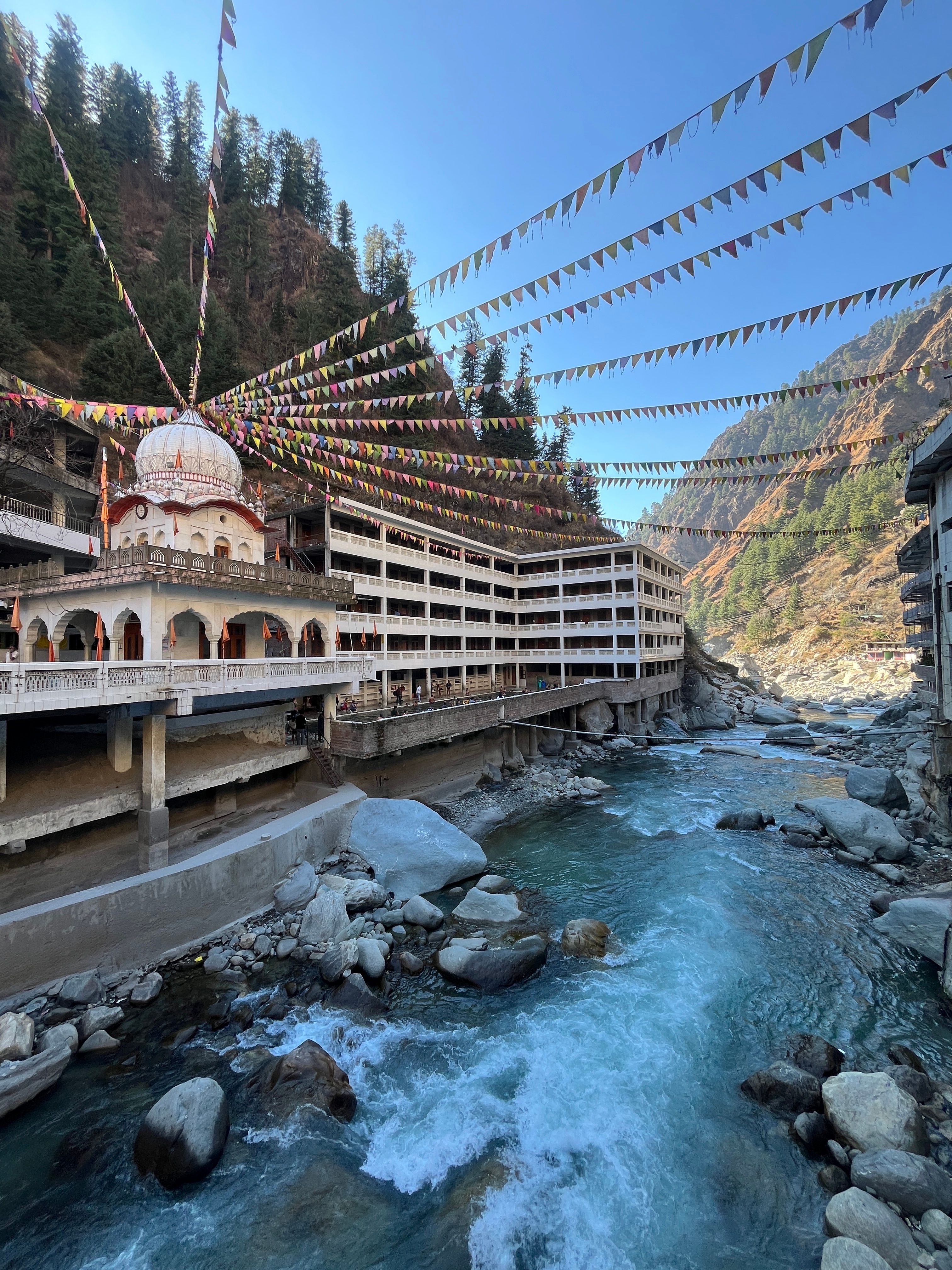 3024x4032 Manikaran Valley River with Colorful Flags · Free