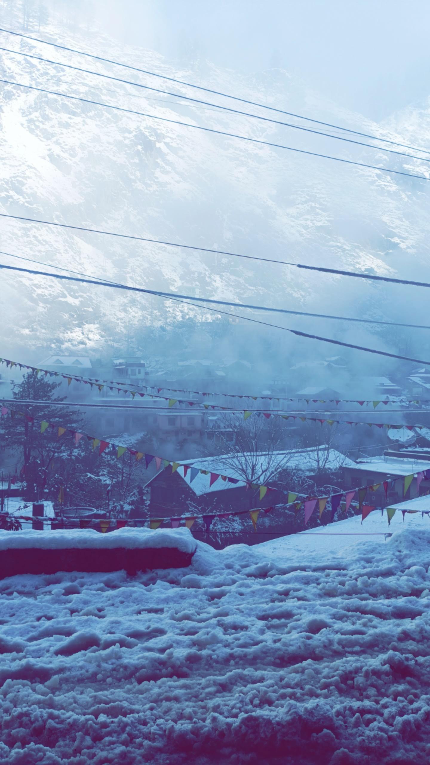 1440x2560 Manikaran on a snowy morning