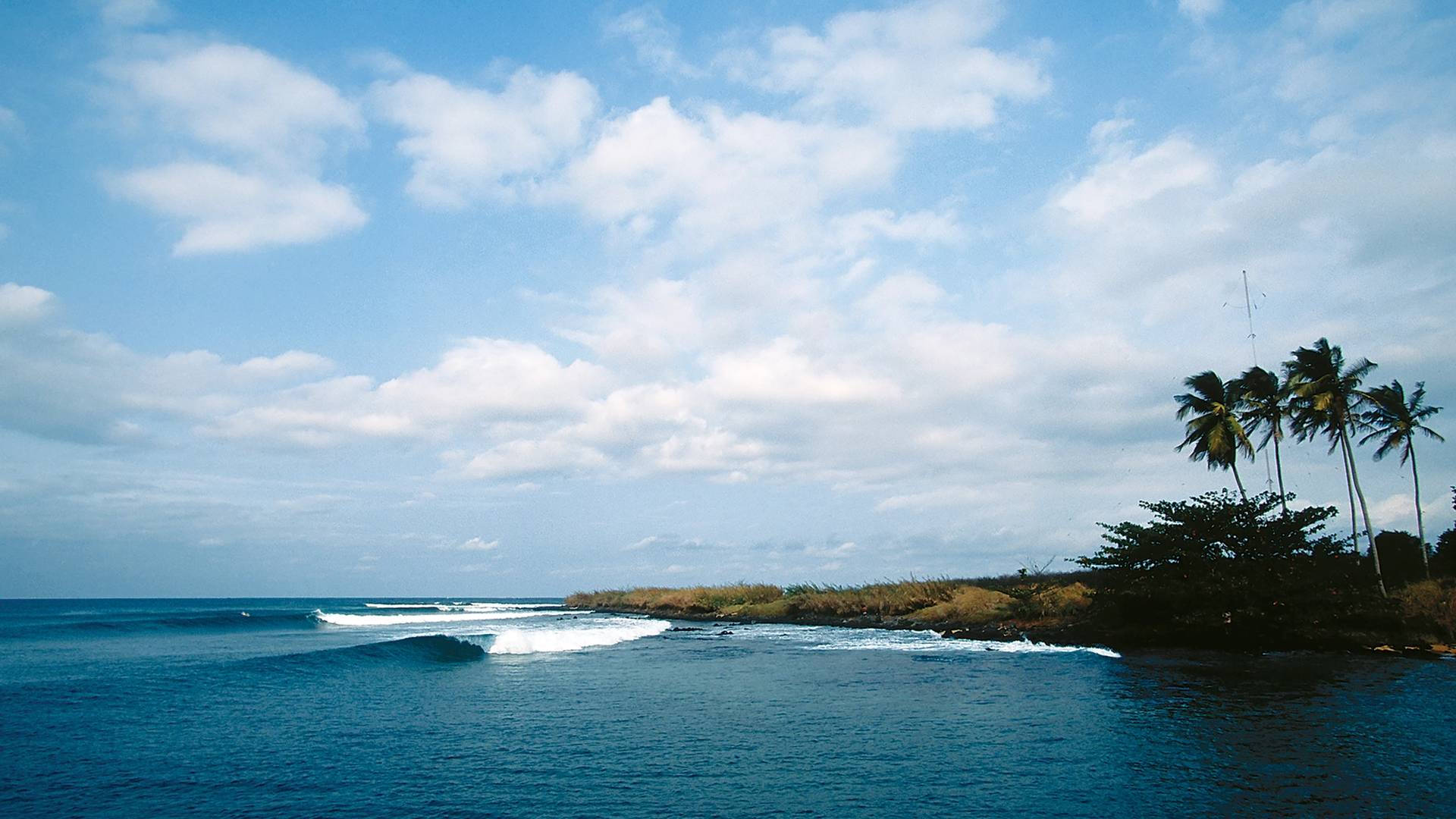 1920x1080 Surfing in São Tomé and Principe