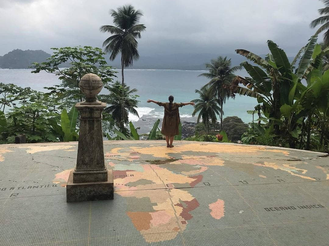 1080x807 Download Equator Landmark In Sao Tome And Principe Wallpaper