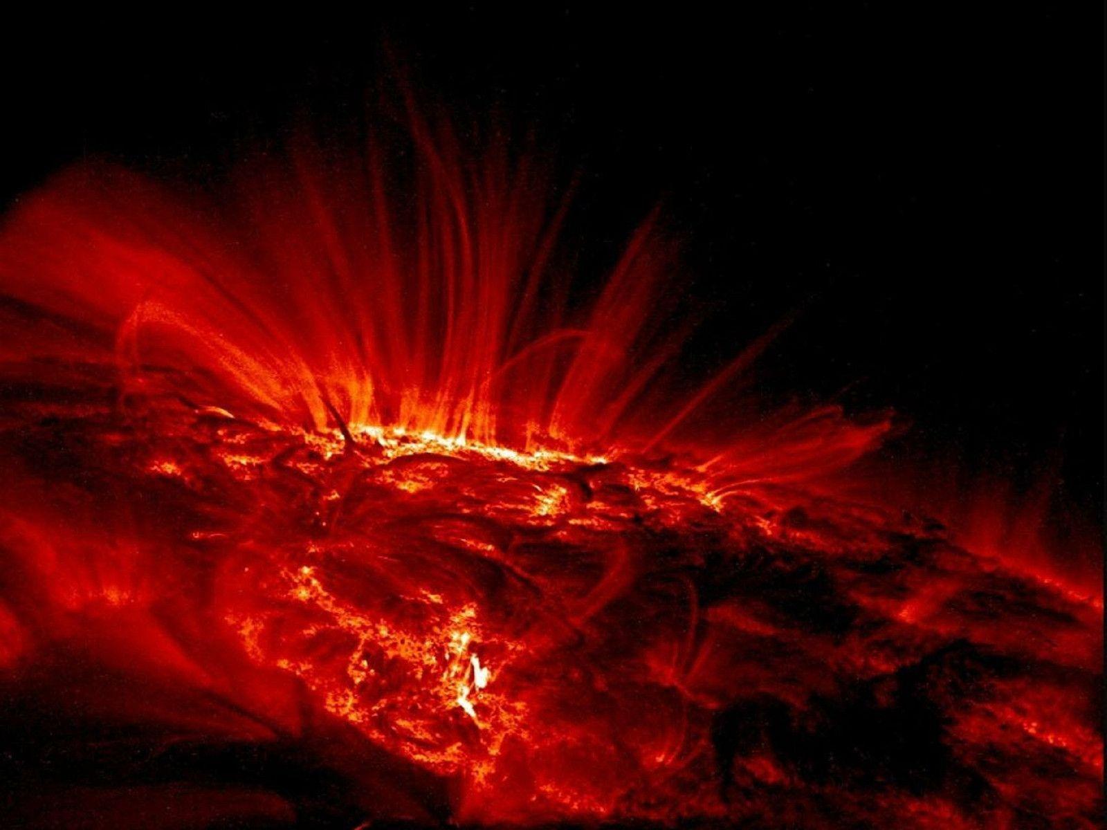 1600x1200 Solar Flare Wallpaper
