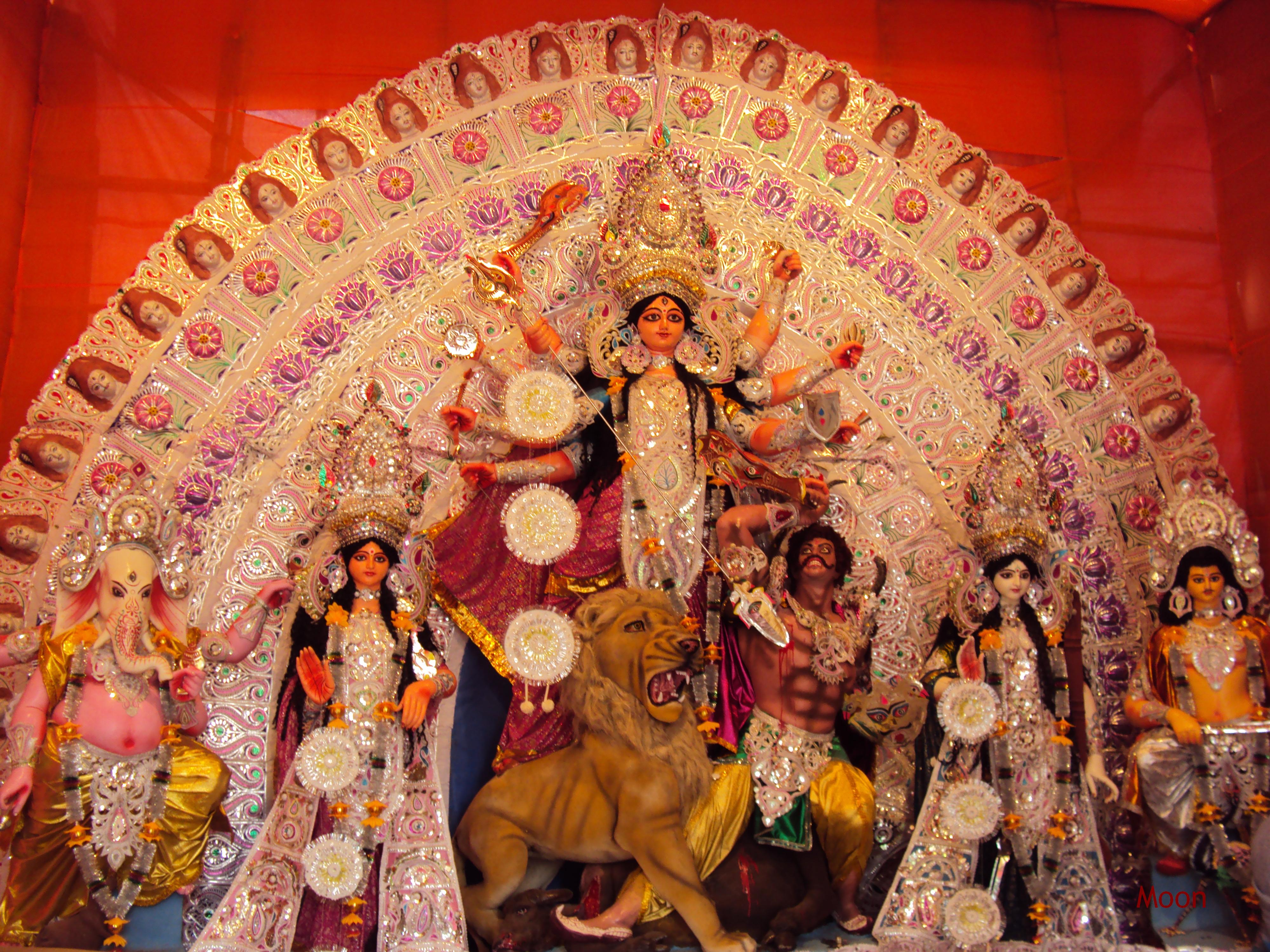 4000x3000 Durga Puja 2010: Kolkata Dazzled in the Light of Festivity