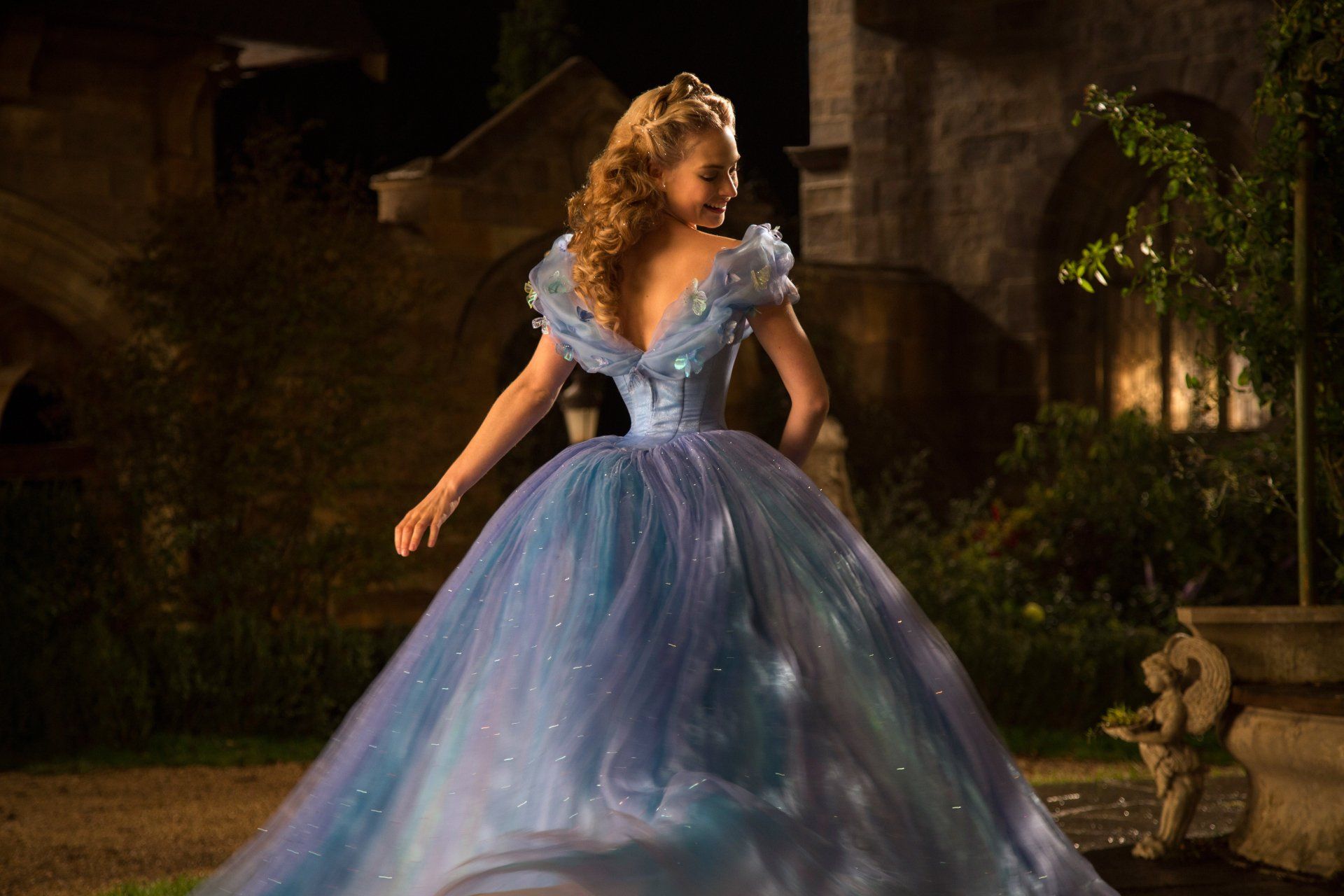 1920x1280 Enchanting Cinderella Ultra HD Wallpaper Featuring Lily Jamesx3840