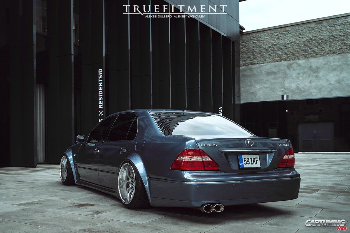 1200x800 Bippu Lexus LS rear
