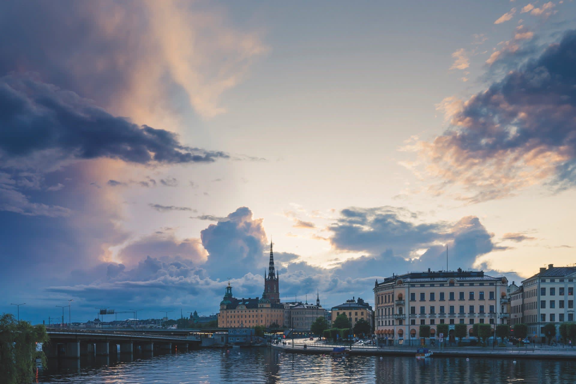 1920x1280 Exploring the Stylish City of Stockholm