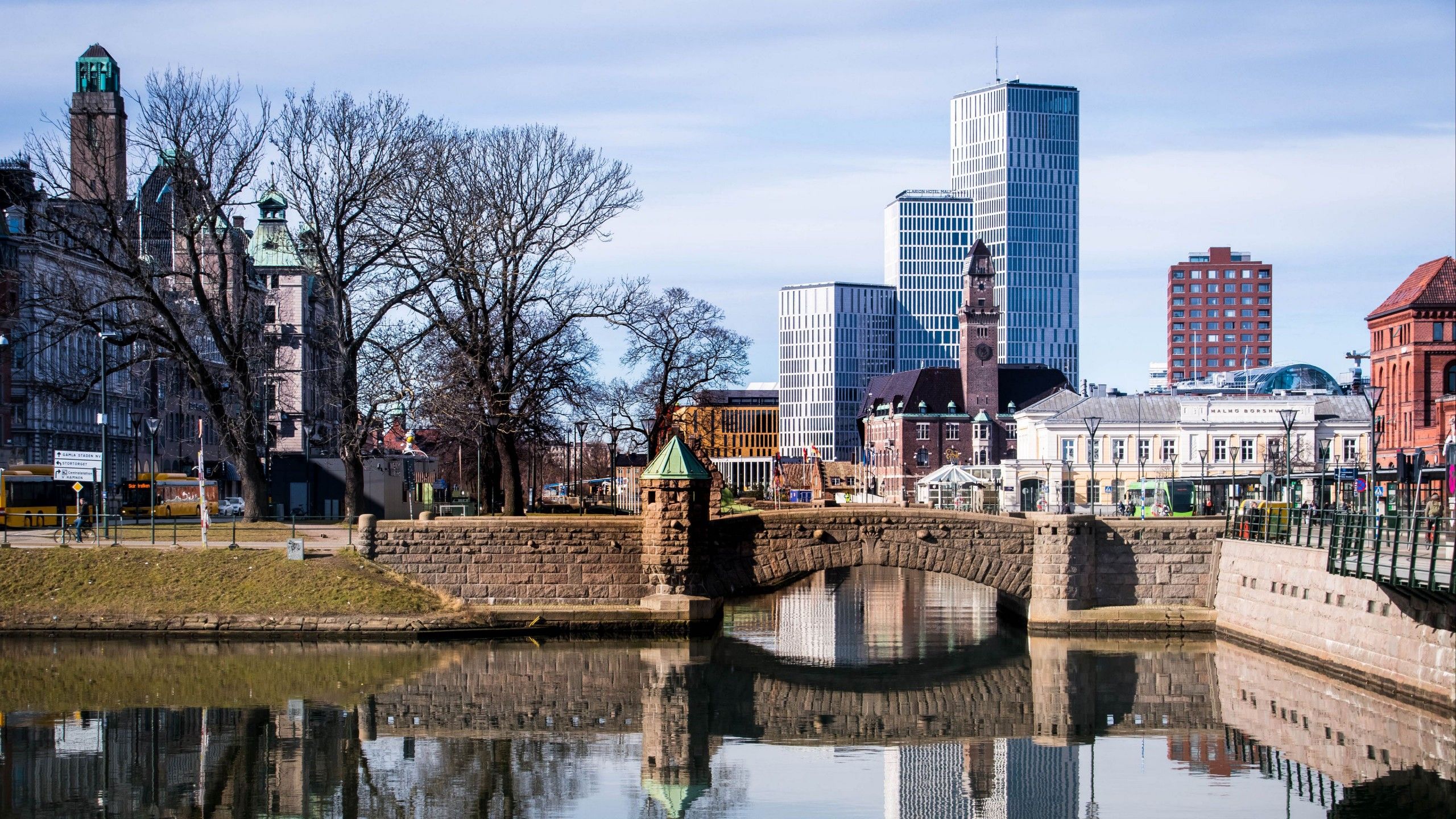 2560x1440 Cityscape of Malmo City Sweden Bridge 4K HD Travel Wallpaper