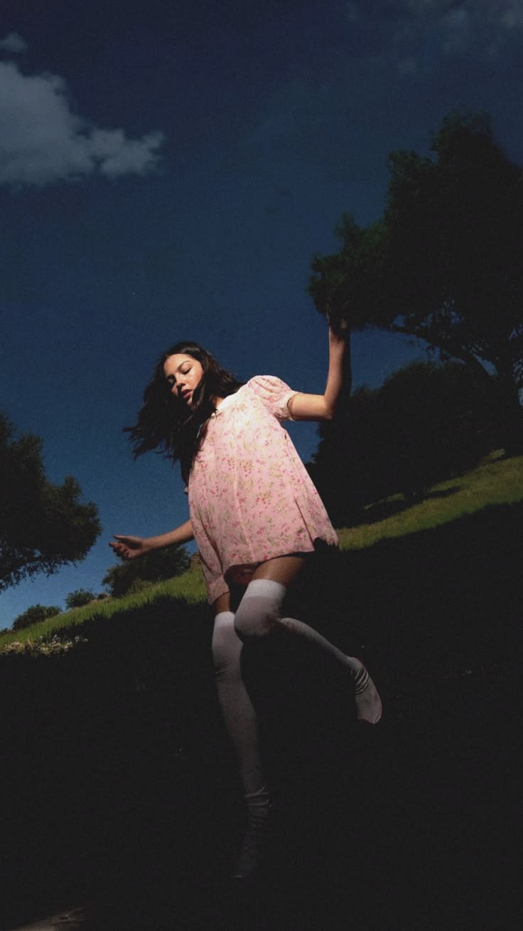 736x1308 Olivia Rodrigo. you seem pretty sad for a girl so in love wallpaper