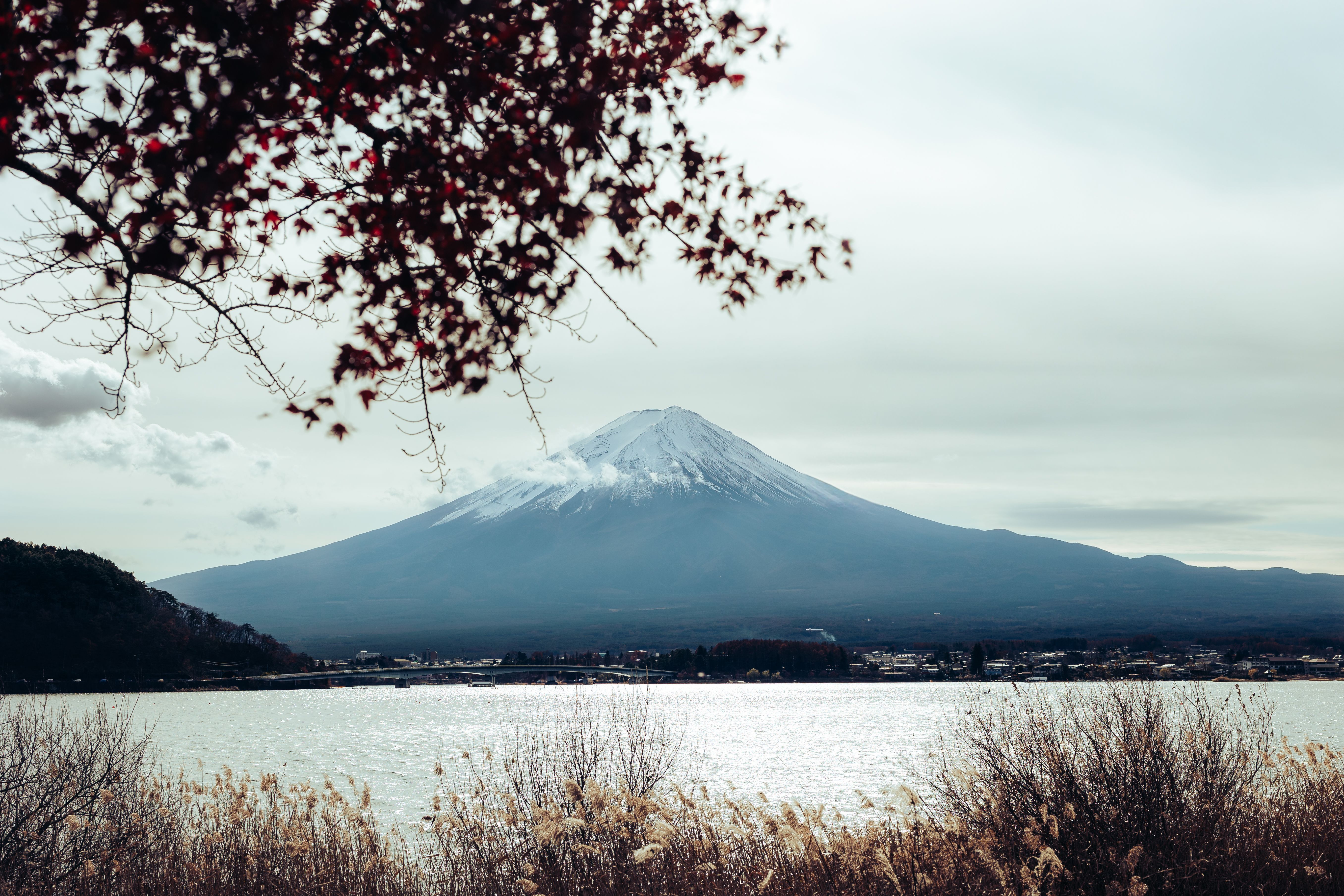 5427x3618 Scenic View of Mount Fuji Across Lake Kawaguchi · Free