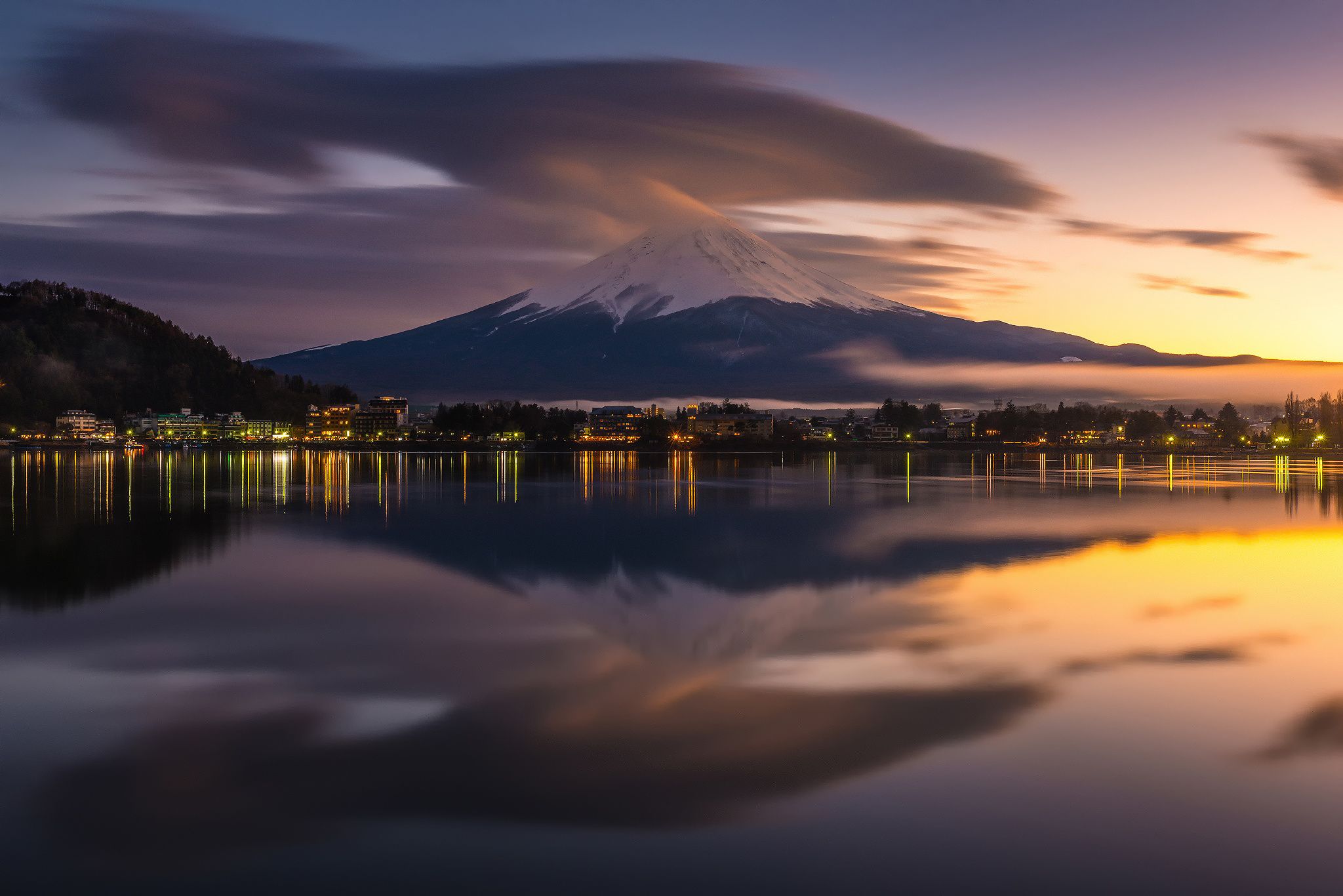 2048x1367 Majestic Mount Fuji Reflection HD Wallpaper