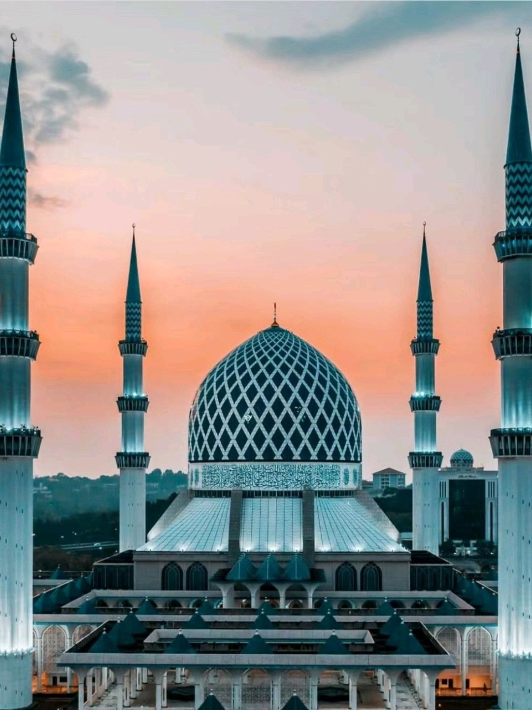 1080x1440 Sultan Salahuddin Abdul Aziz Shah Mosque. Trip.com Shah Alam