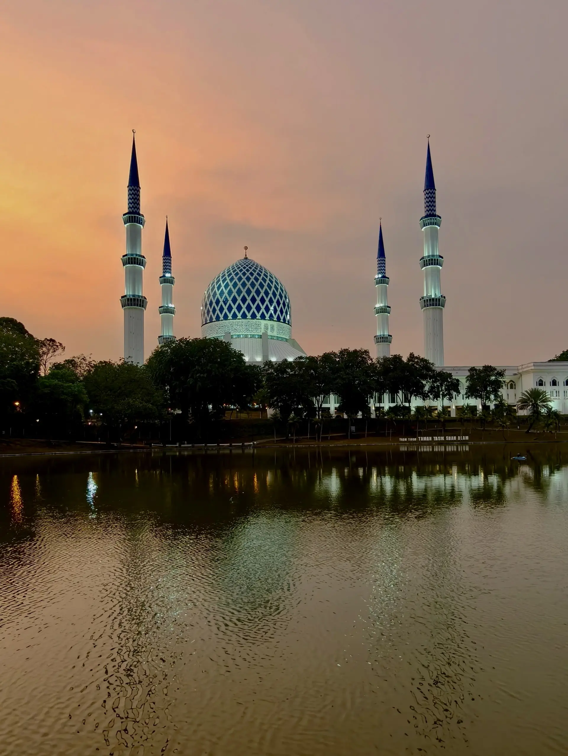 1920x2557 Masjid Sultan Salahuddin Abdul Aziz (Blue Mosque) Alam, Selangor