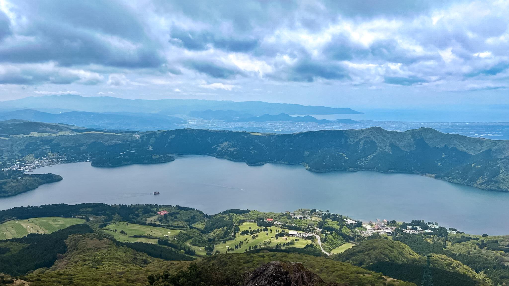2048x1152 Lake Ashi 芦ノ湖 from Mt. Hakone