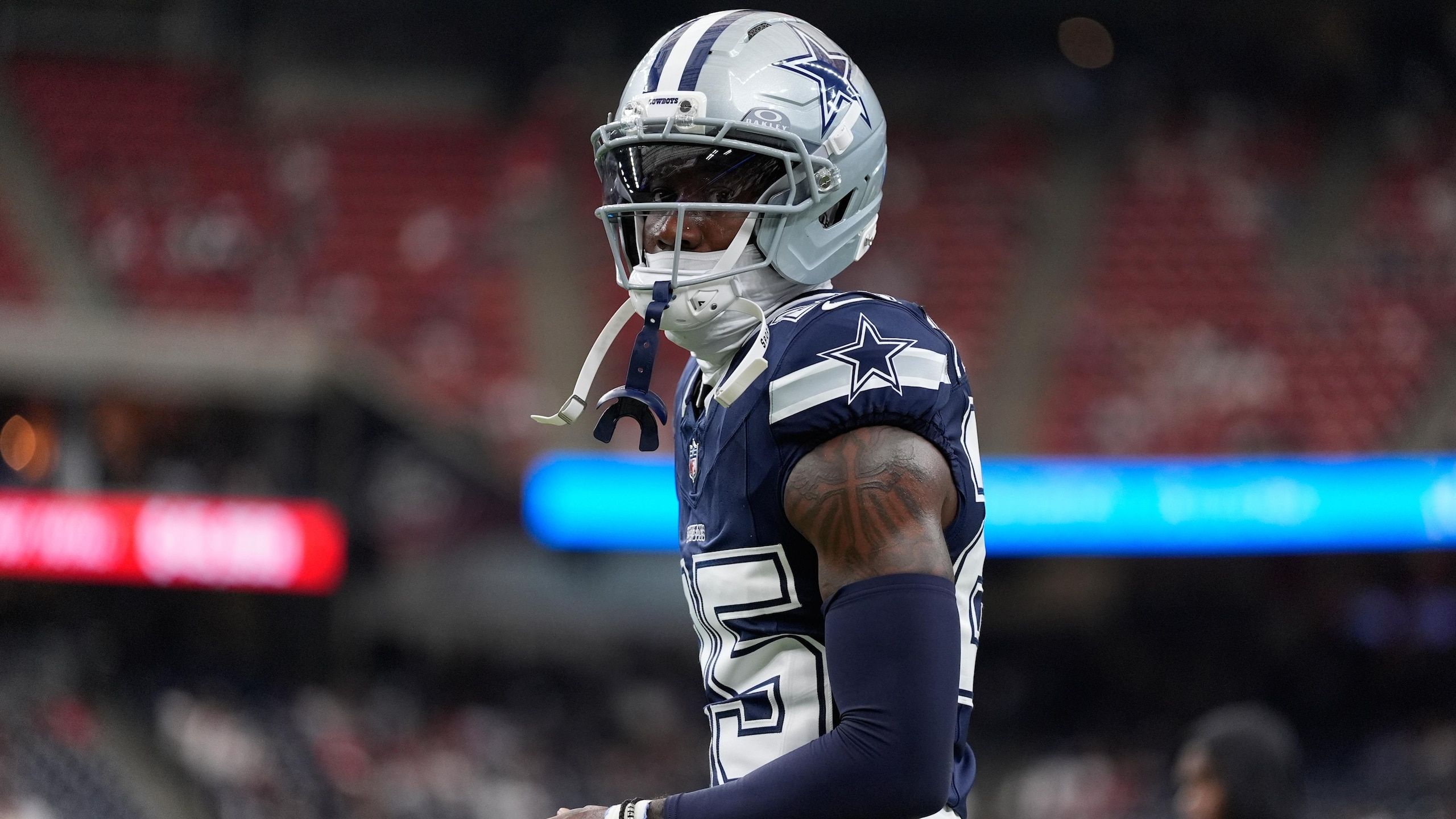 2560x1440 DeMarcus Ware Leaves Dallas as Franchise Leader in Sacks and Forced Fumbles