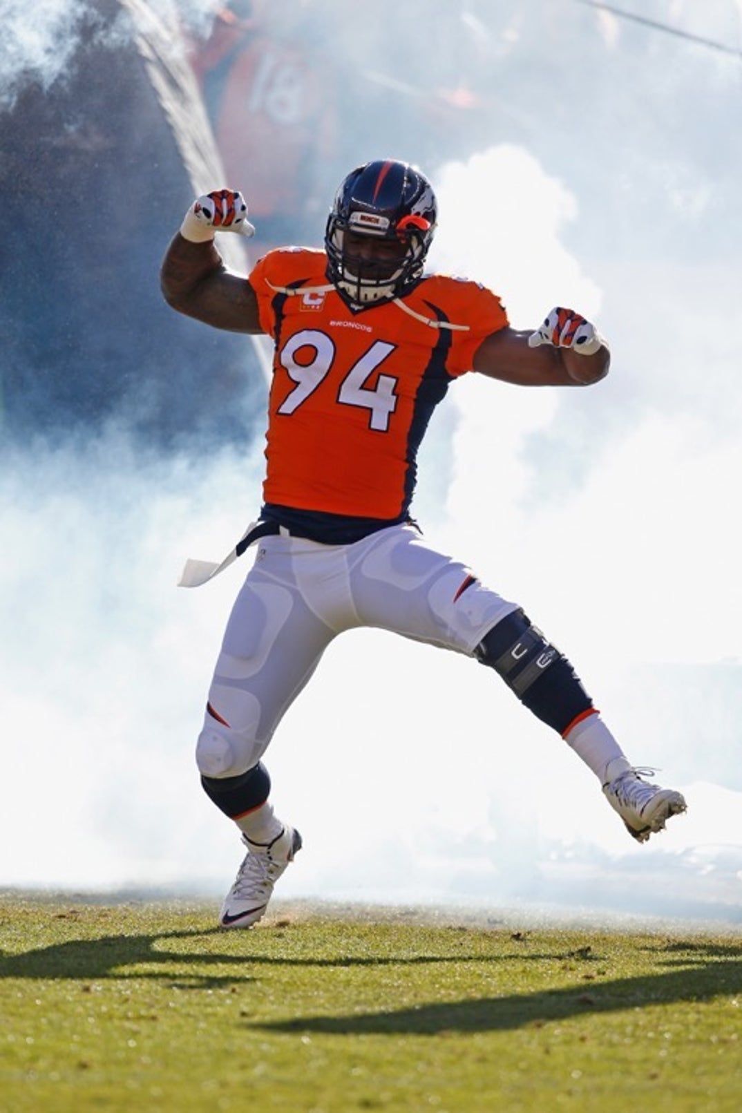 1074x1611 DeMarcus Ware - On the Field
