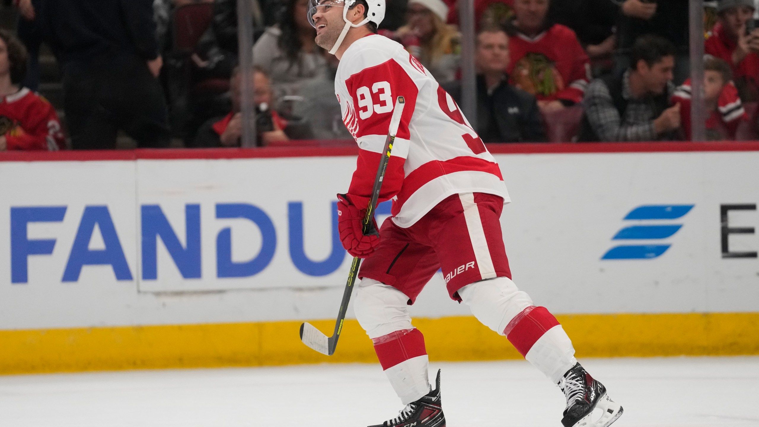 2560x1440 Alex DeBrincat Continues To Haunt Former Team, As Red Wings Top Blackhawks, 4 1