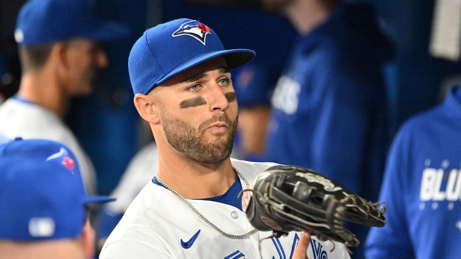 1600x900 Kevin Kiermaier of Toronto Blue Jays Gives Fan Memory of a Lifetime