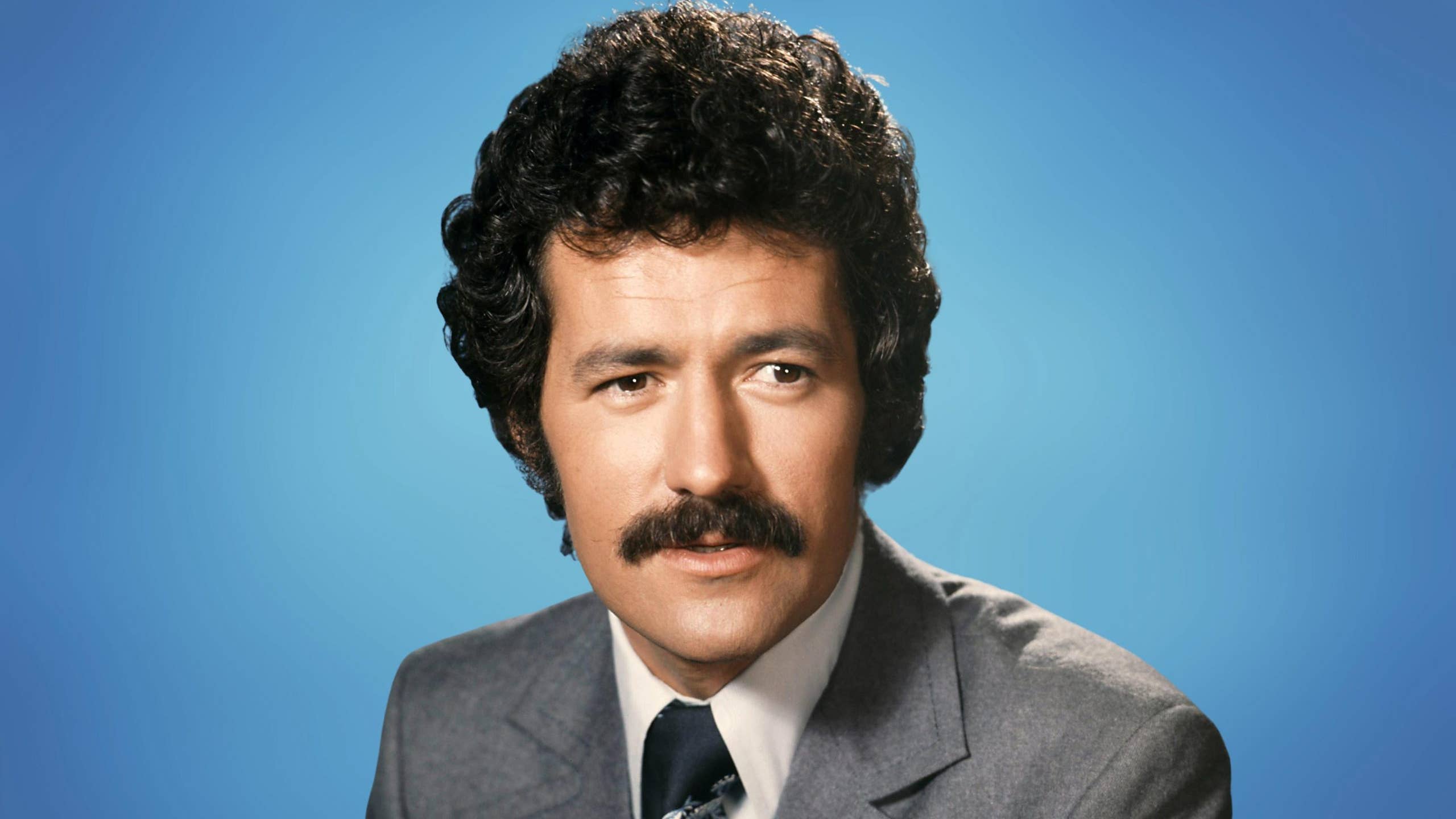 2560x1440 Watch the Moving Tribute That Aired on Alex Trebek's Final 'Jeopardy!'