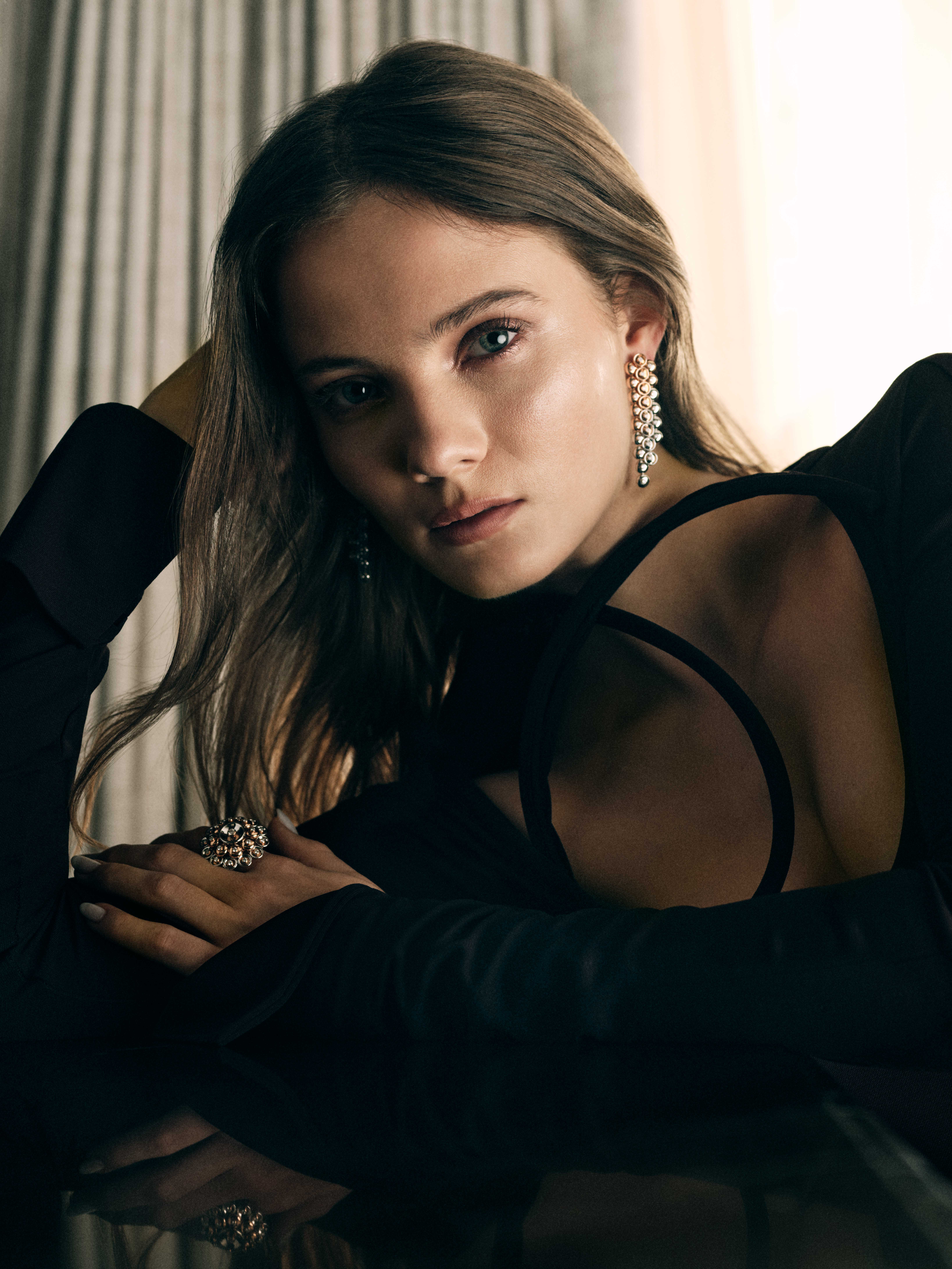 6552x8736 Freya Allan on 'The Witcher' Season 4 and Liam Hemsworth Hate