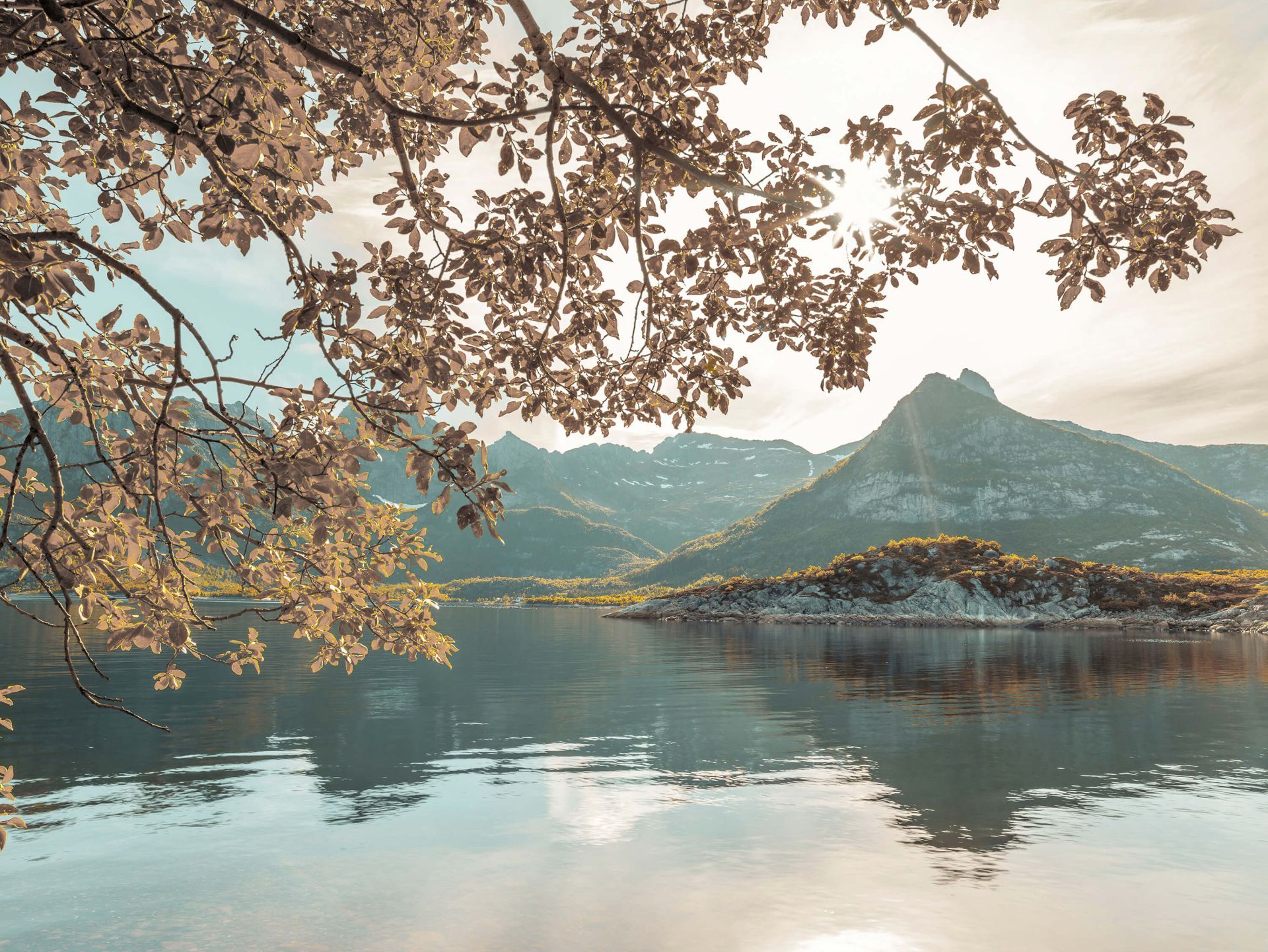 1920x1441 A Norwegian fjord