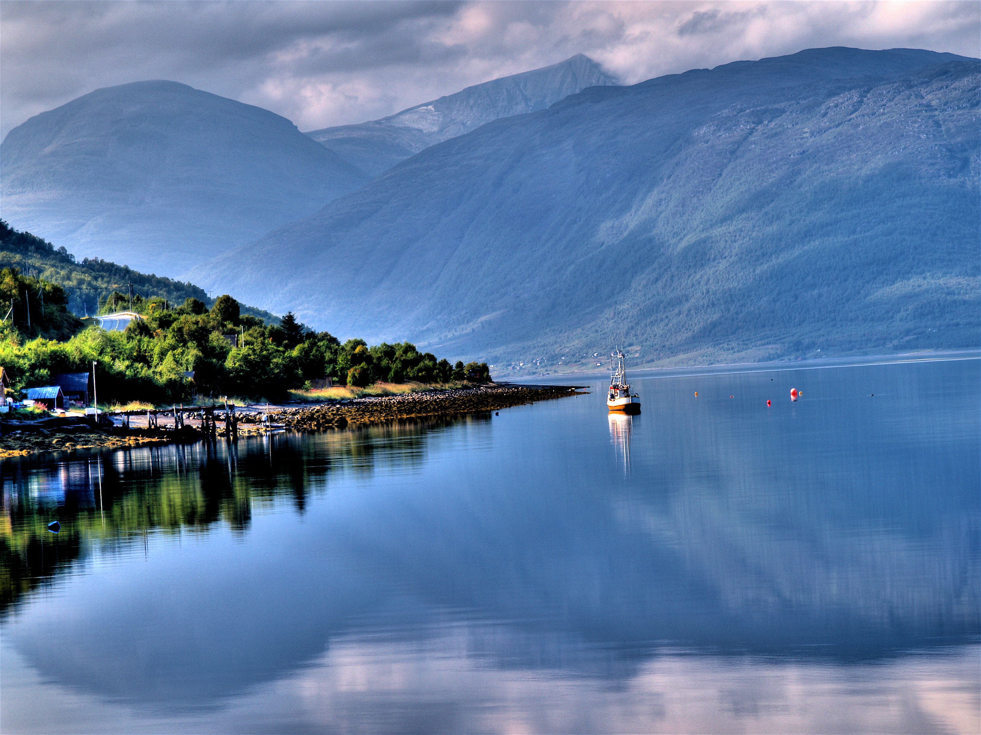 3252x2439 Norwegian Fiord