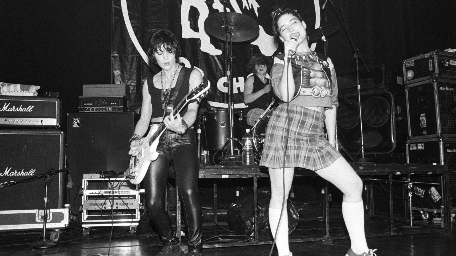 1600x900 Bikini Kill With Joan Jett