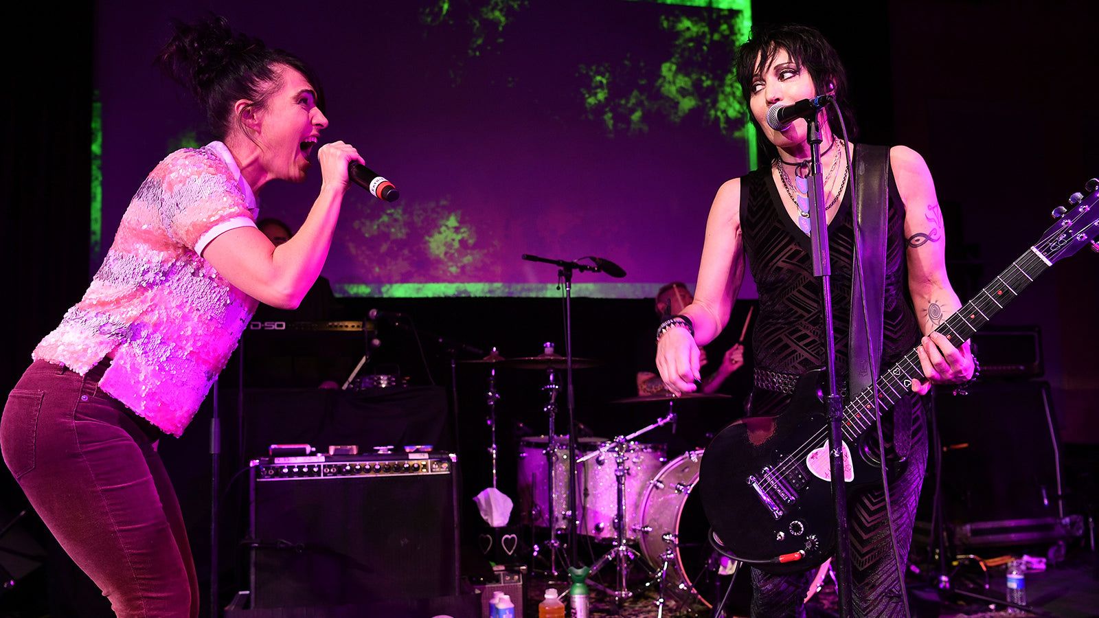 1600x900 See Joan Jett Join Bikini Kill Onstage For High Energy Rebel Girl Performance